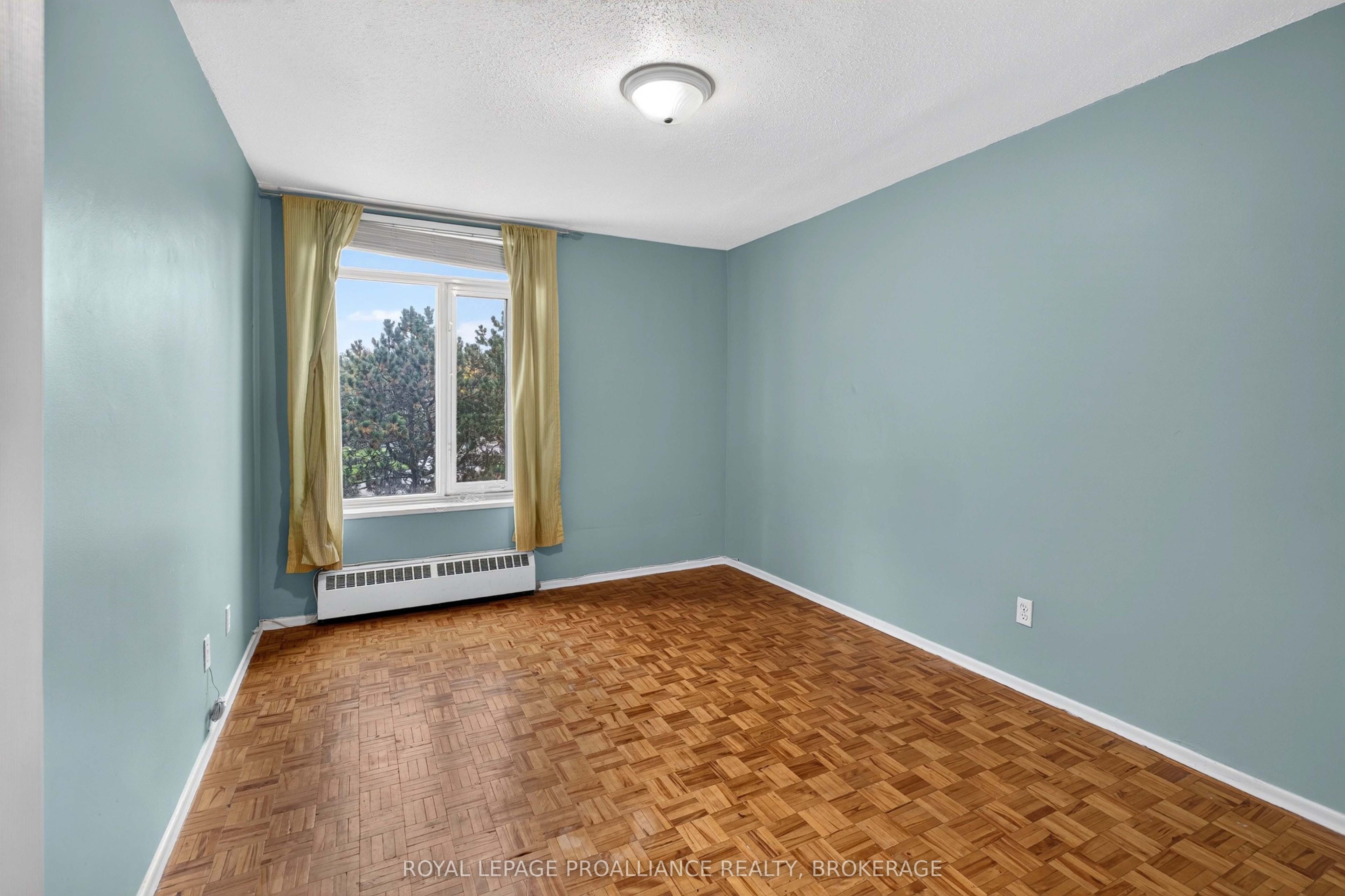 1 Mowat Avenue 403 Property Photo 22