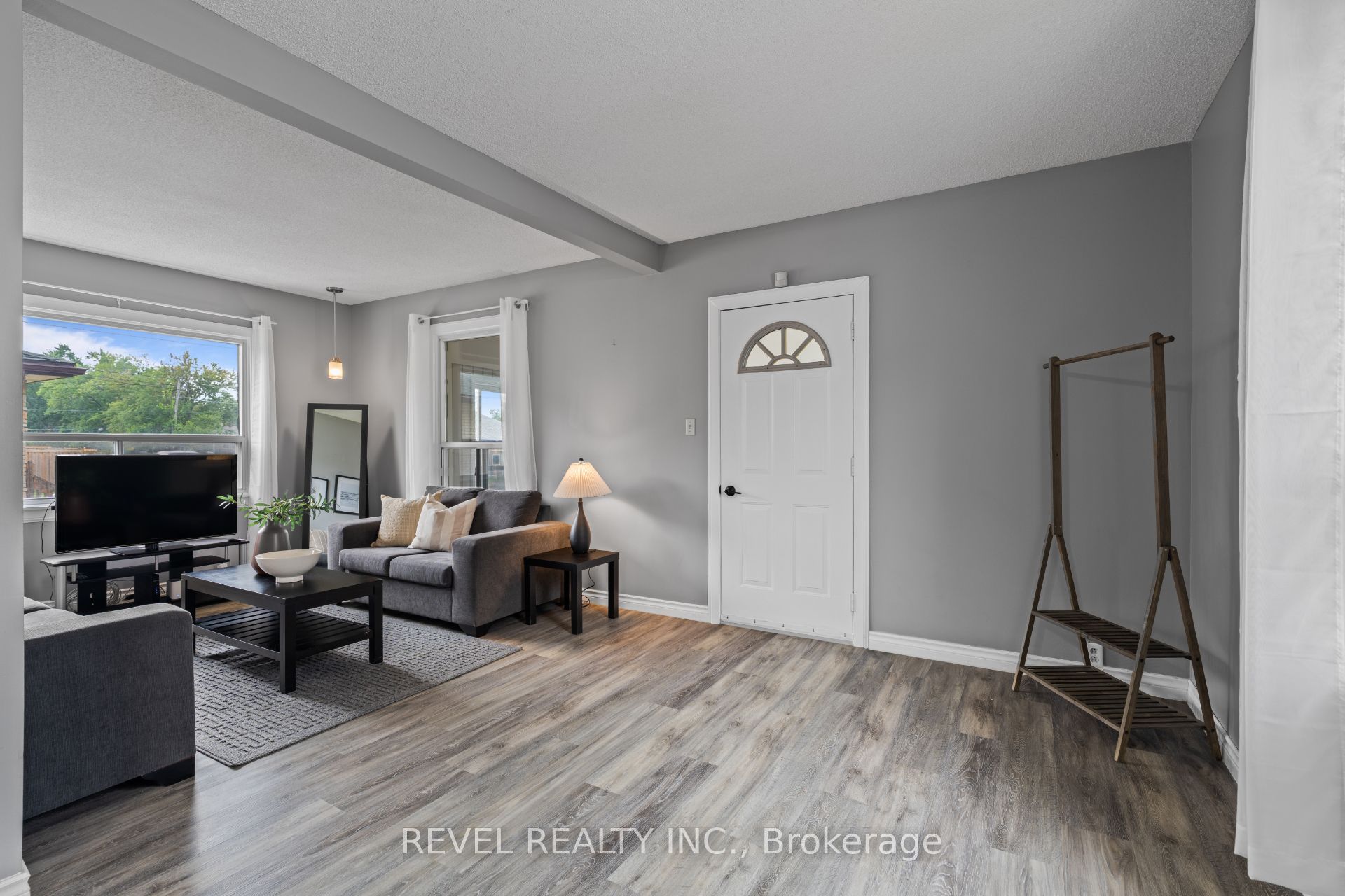 3 1/2 Dundonald Street Property Photo 5