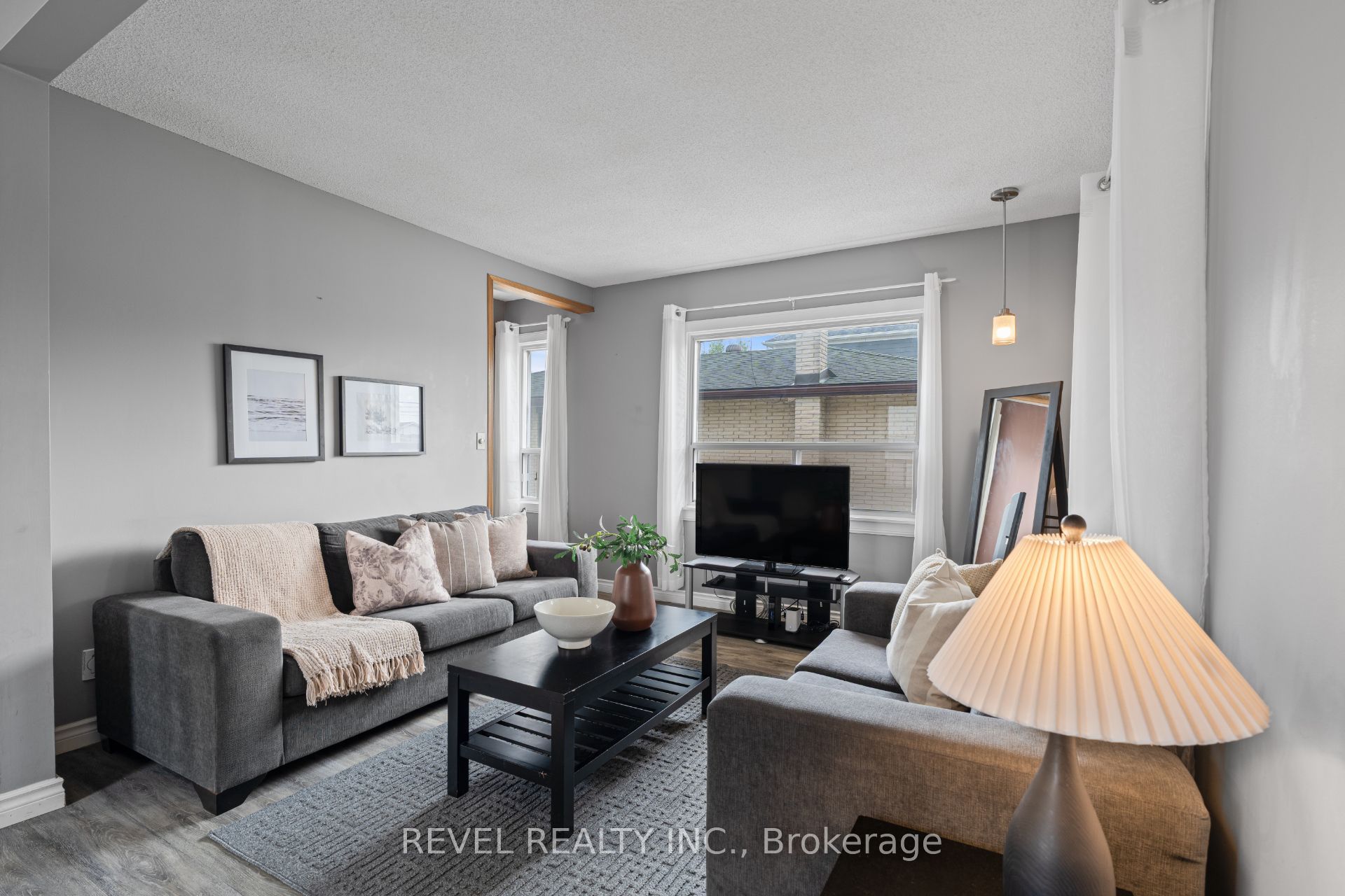 3 1/2 Dundonald Street Property Photo 7