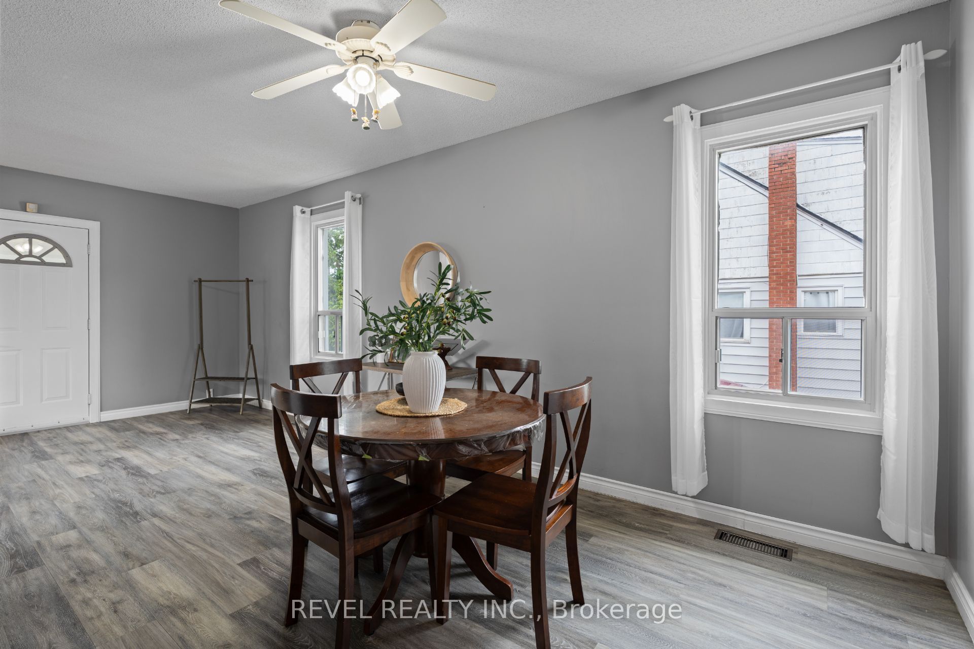 3 1/2 Dundonald Street Property Photo 12