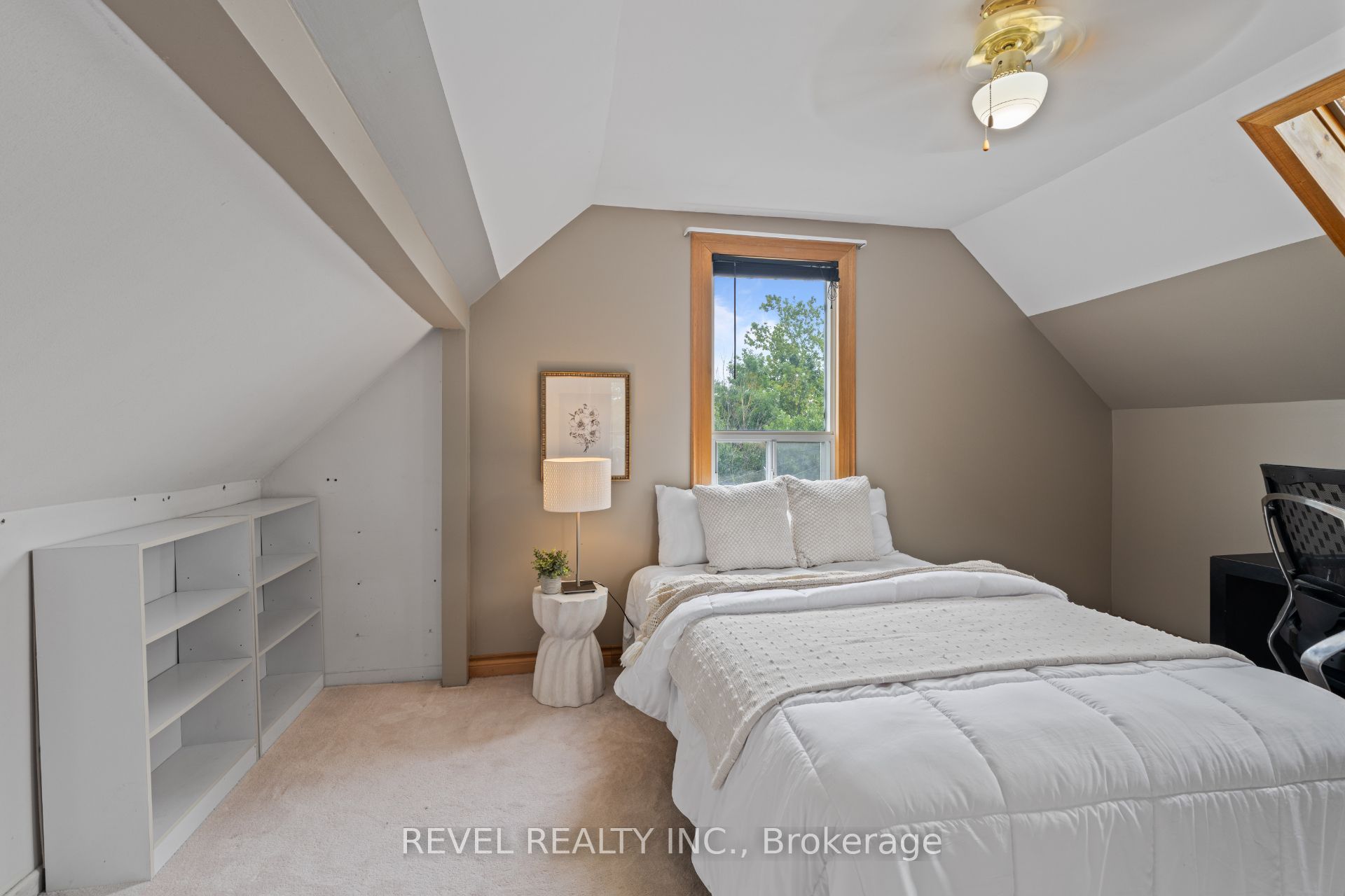 3 1/2 Dundonald Street Property Photo 22