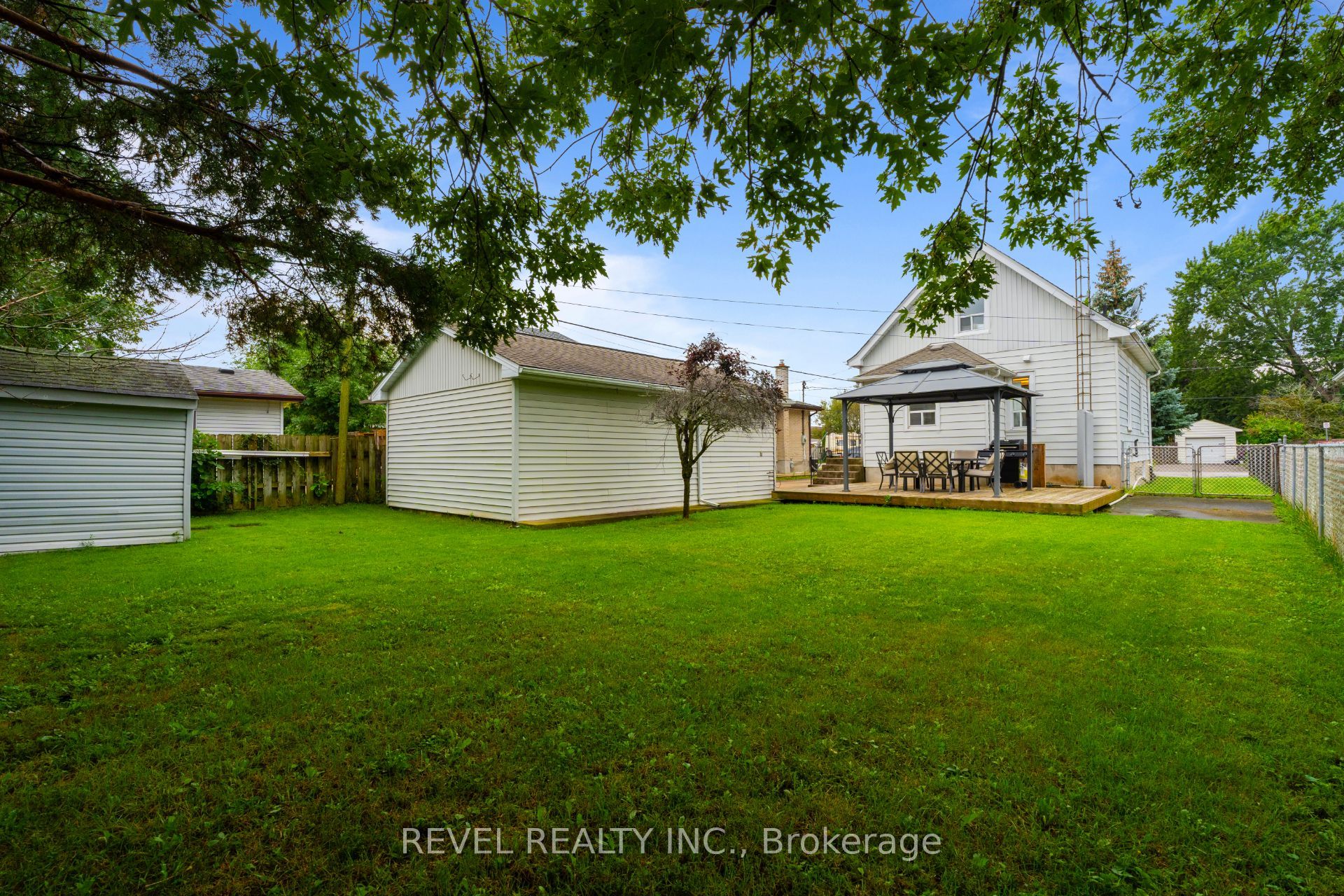 3 1/2 Dundonald Street Property Photo 36