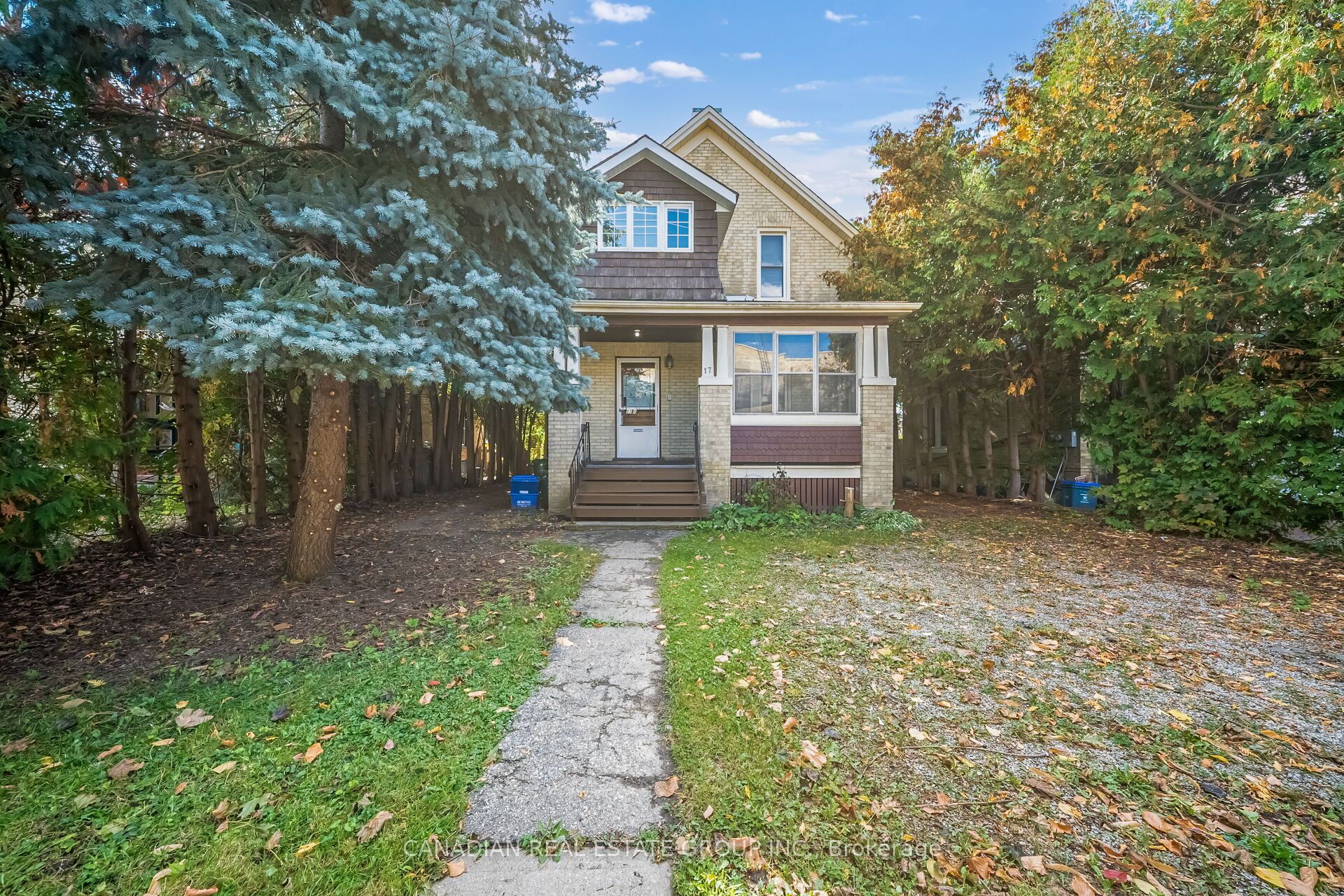 17 Oak Street Property Photo 1