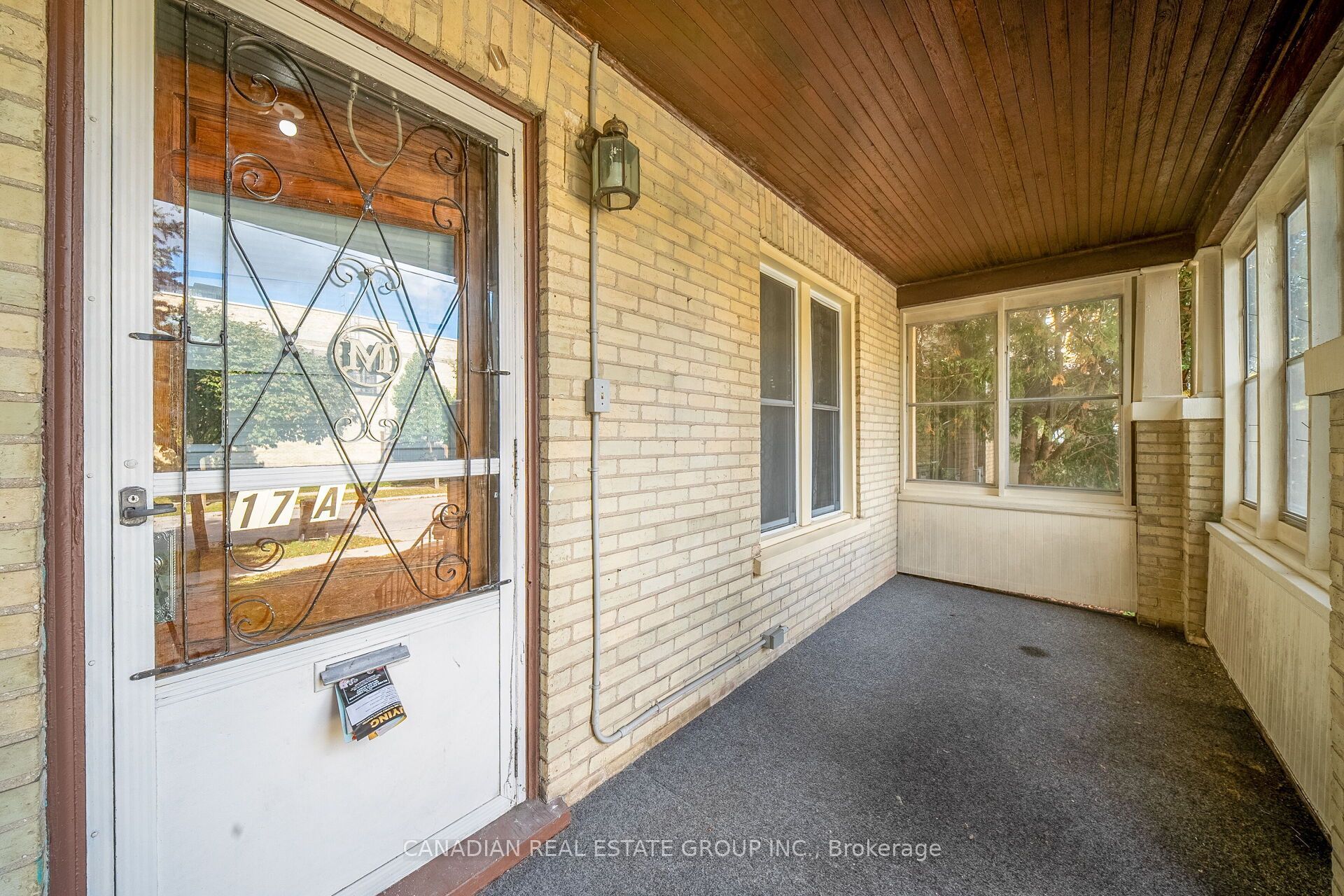 17 Oak Street Property Photo 4