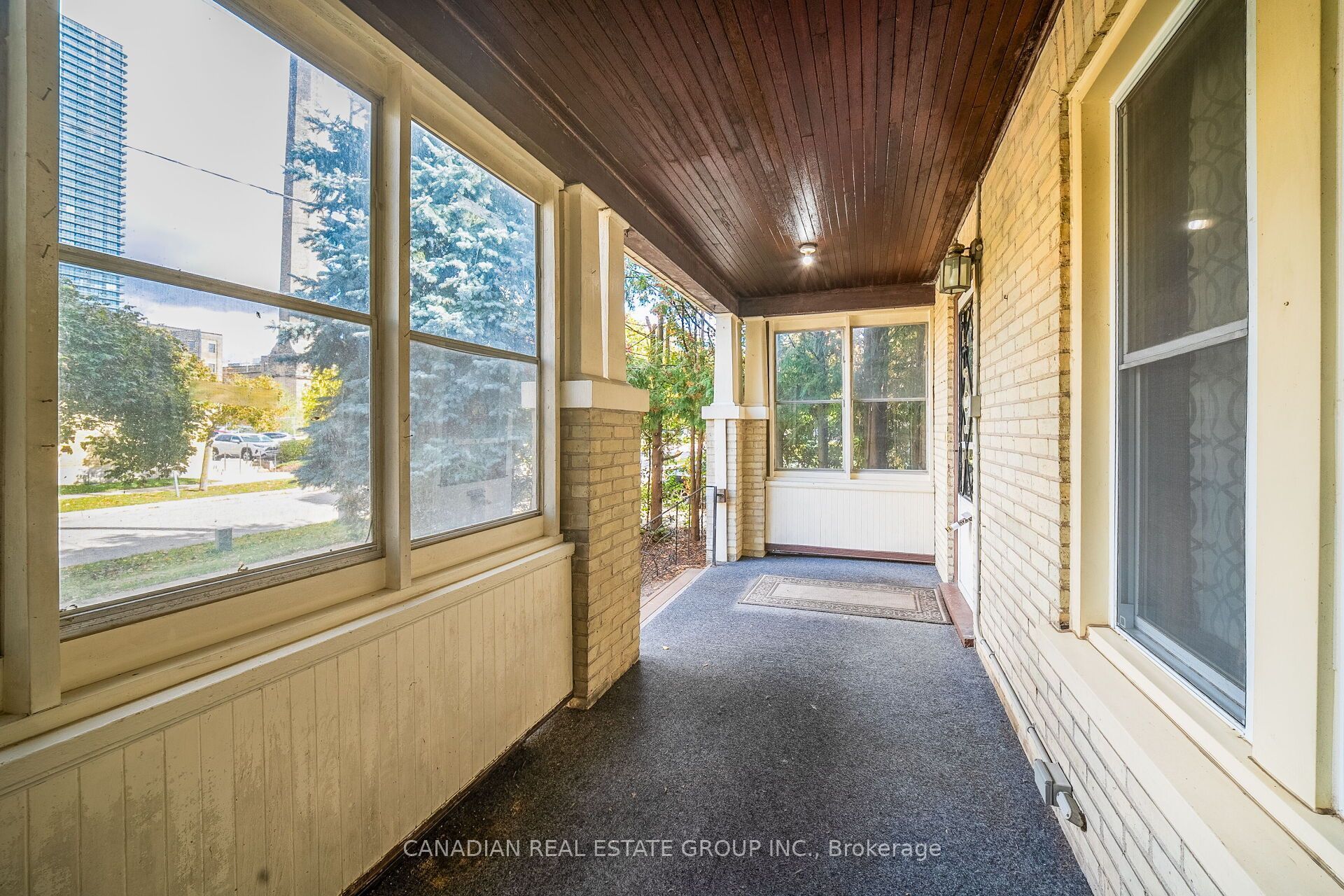 17 Oak Street Property Photo 5