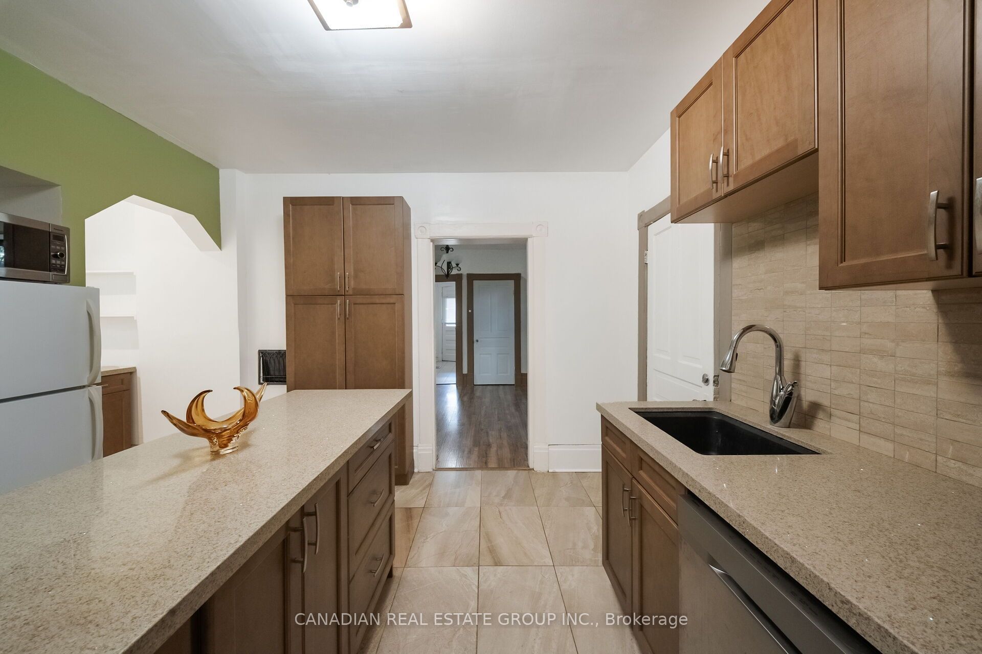 17 Oak Street Property Photo 18