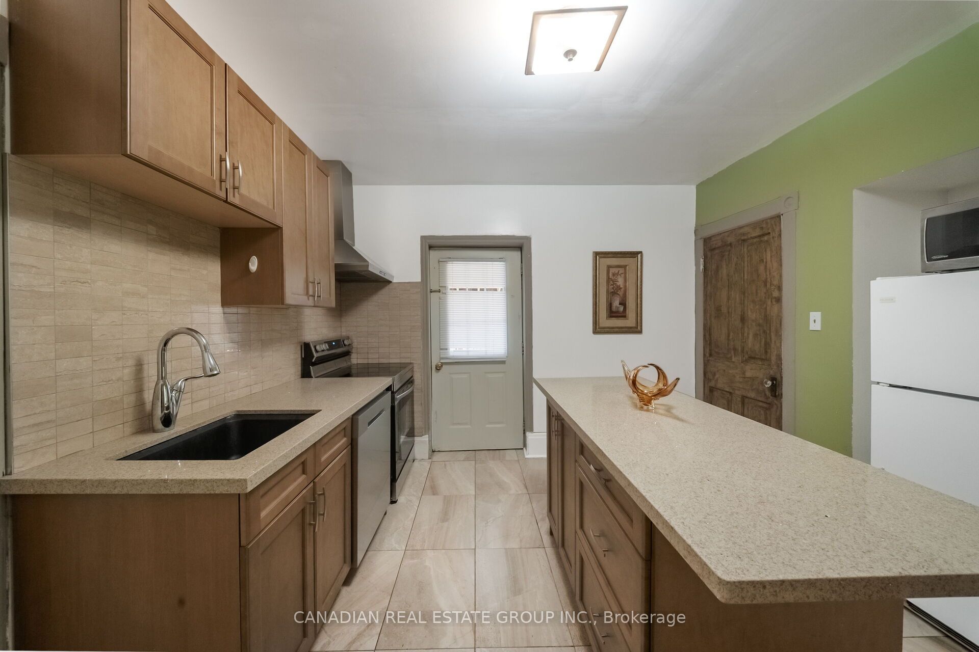 17 Oak Street Property Photo 19