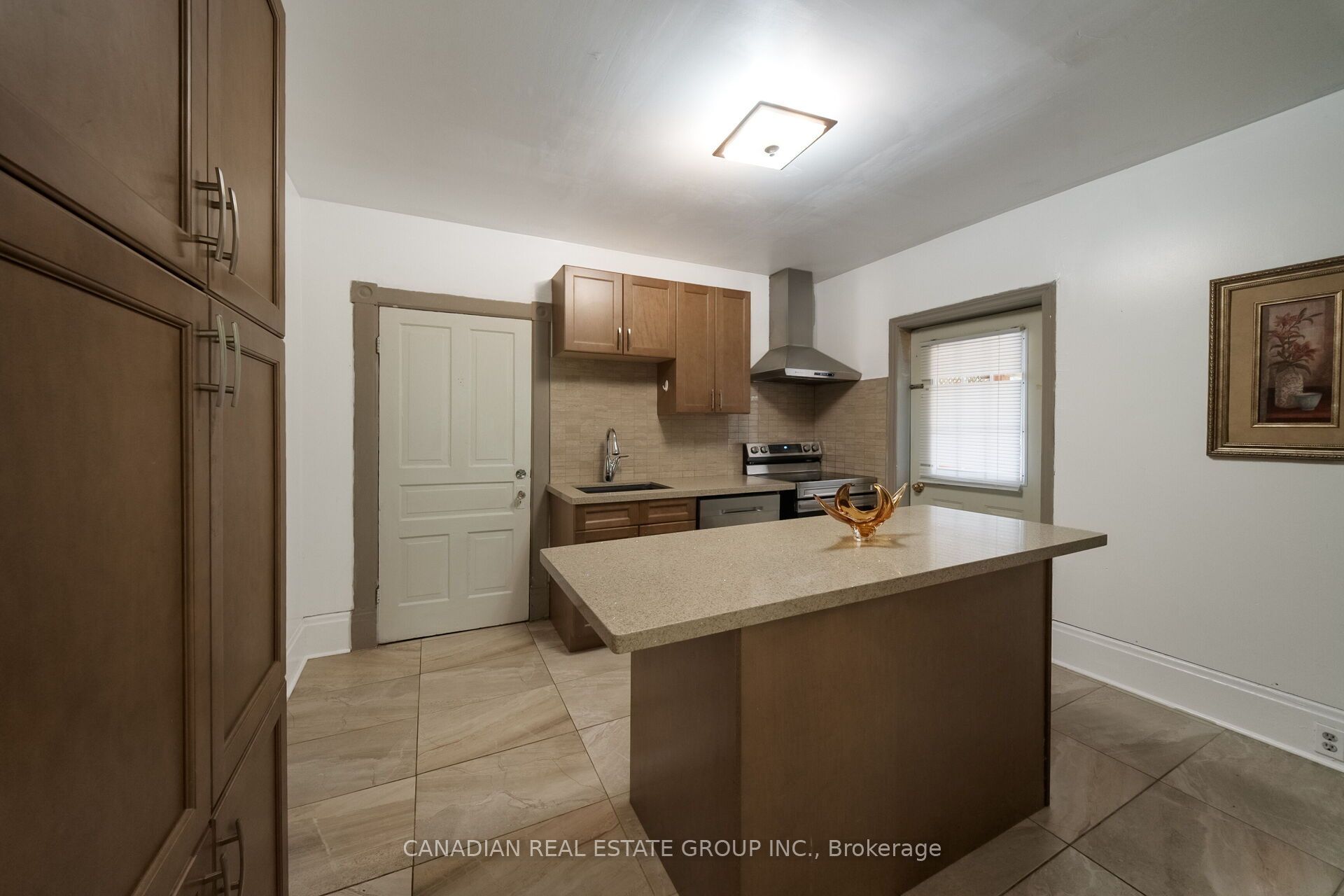 17 Oak Street Property Photo 21