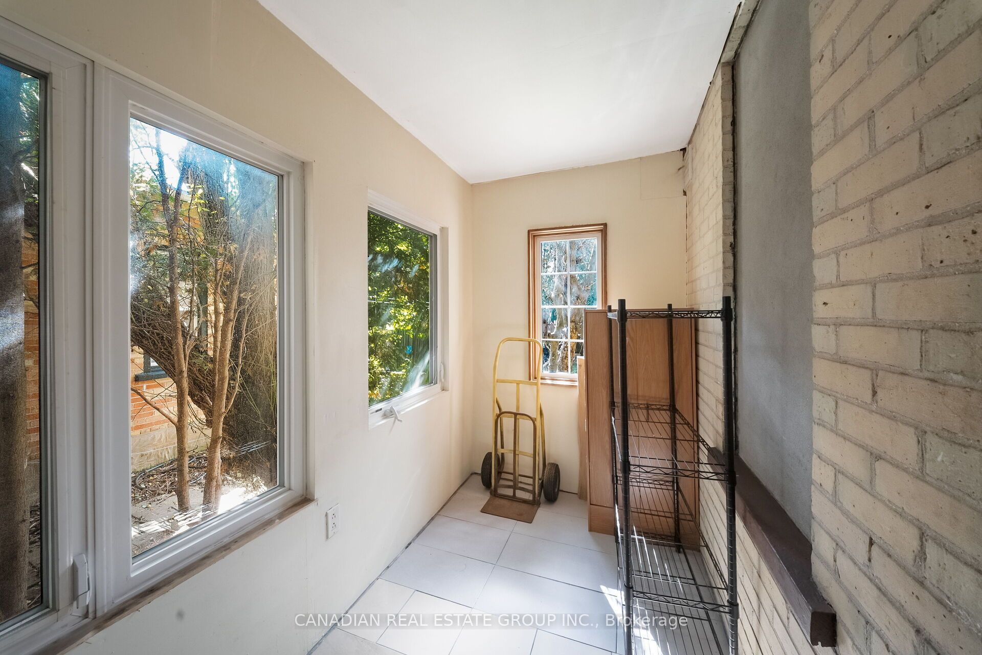 17 Oak Street Property Photo 22