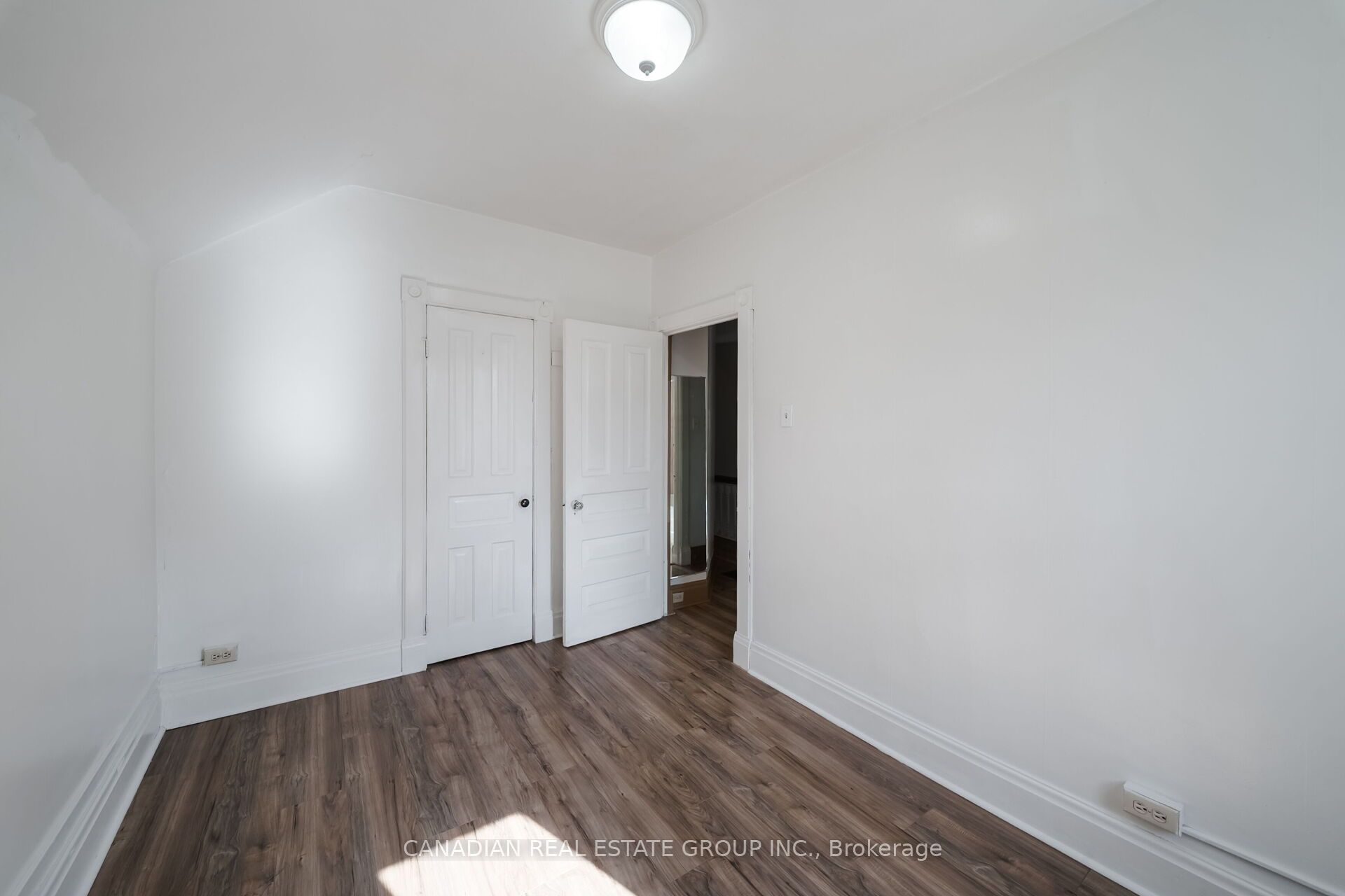 17 Oak Street Property Photo 29
