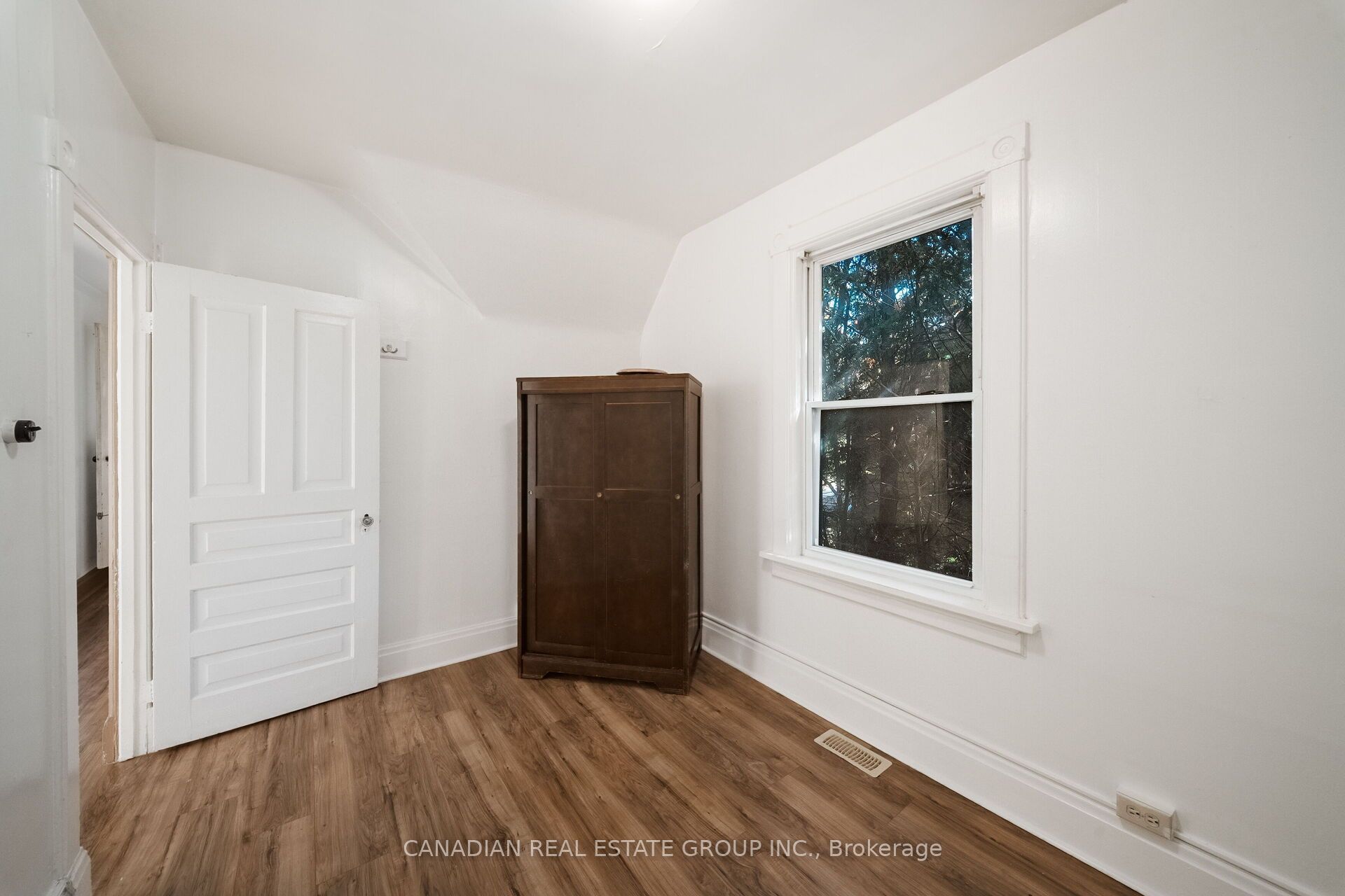 17 Oak Street Property Photo 30