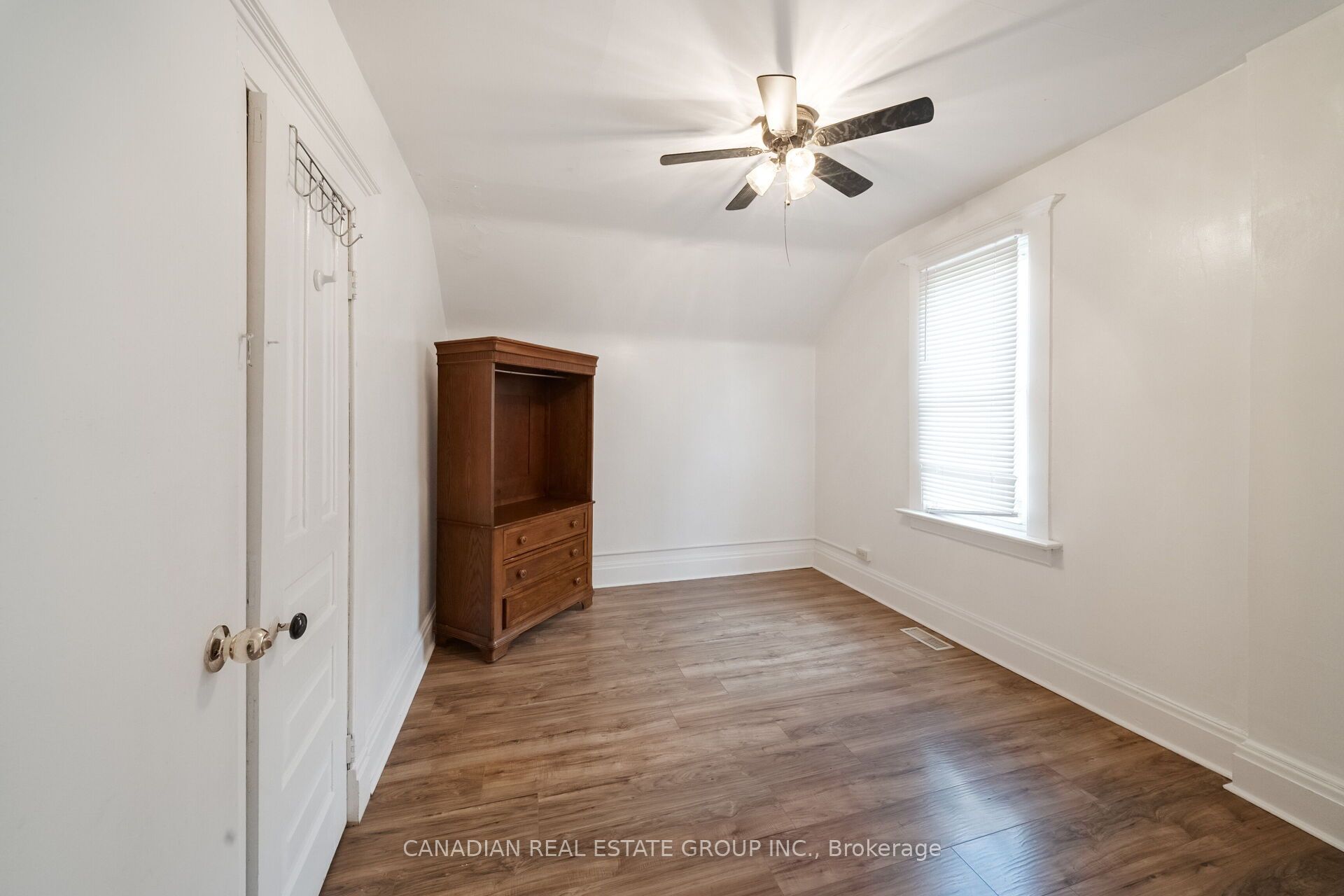 17 Oak Street Property Photo 33