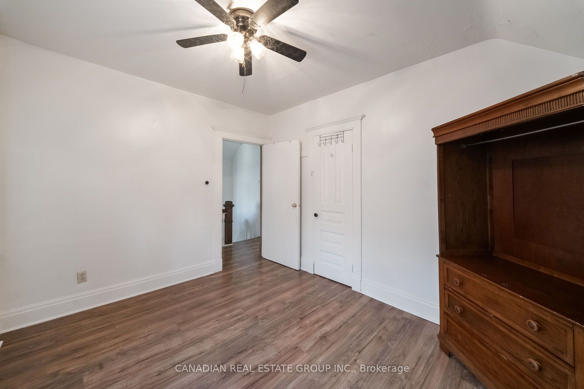 17 Oak Street Property Photo 34
