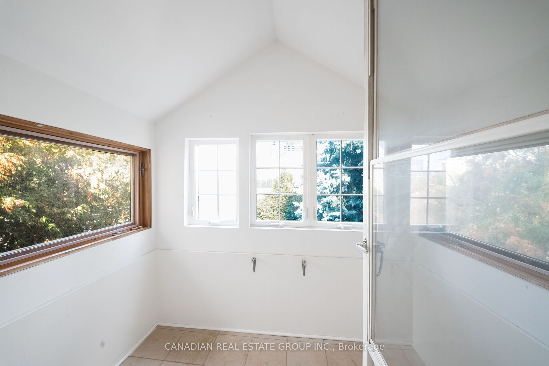 17 Oak Street Property Photo 36