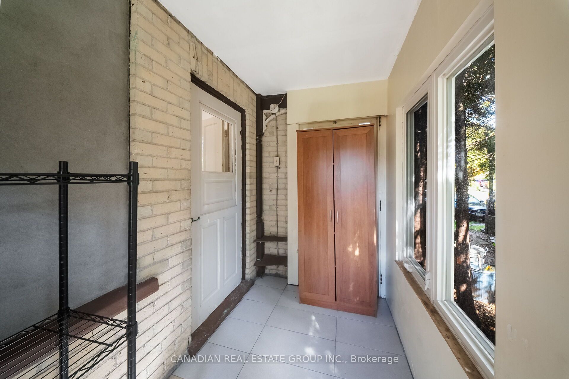 17 Oak Street Property Photo 37