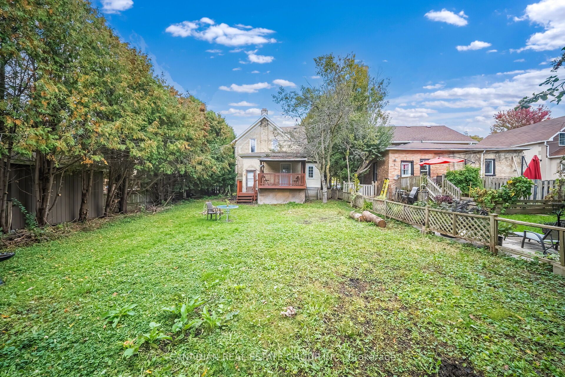 17 Oak Street Property Photo 42