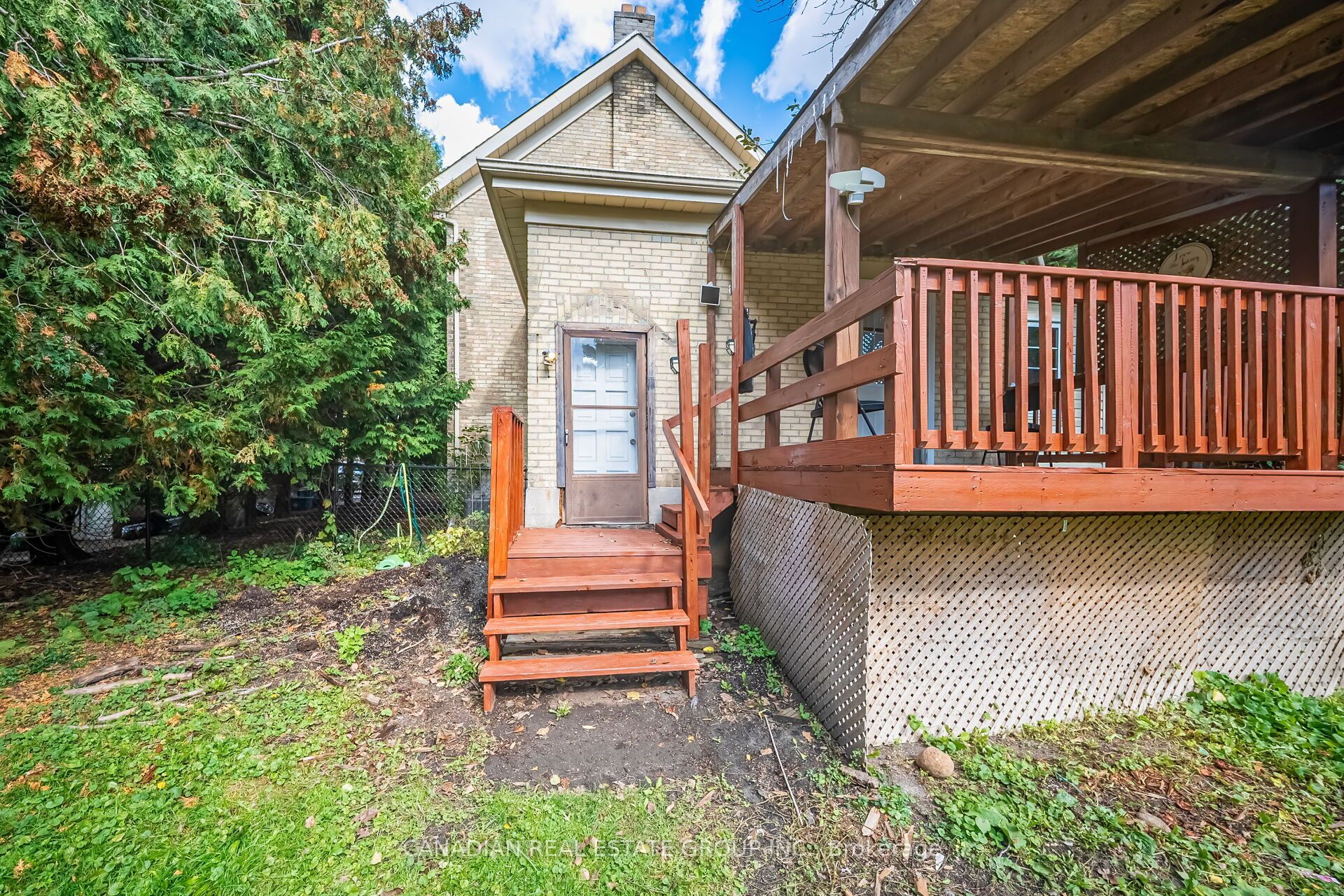 17 Oak Street Property Photo 46