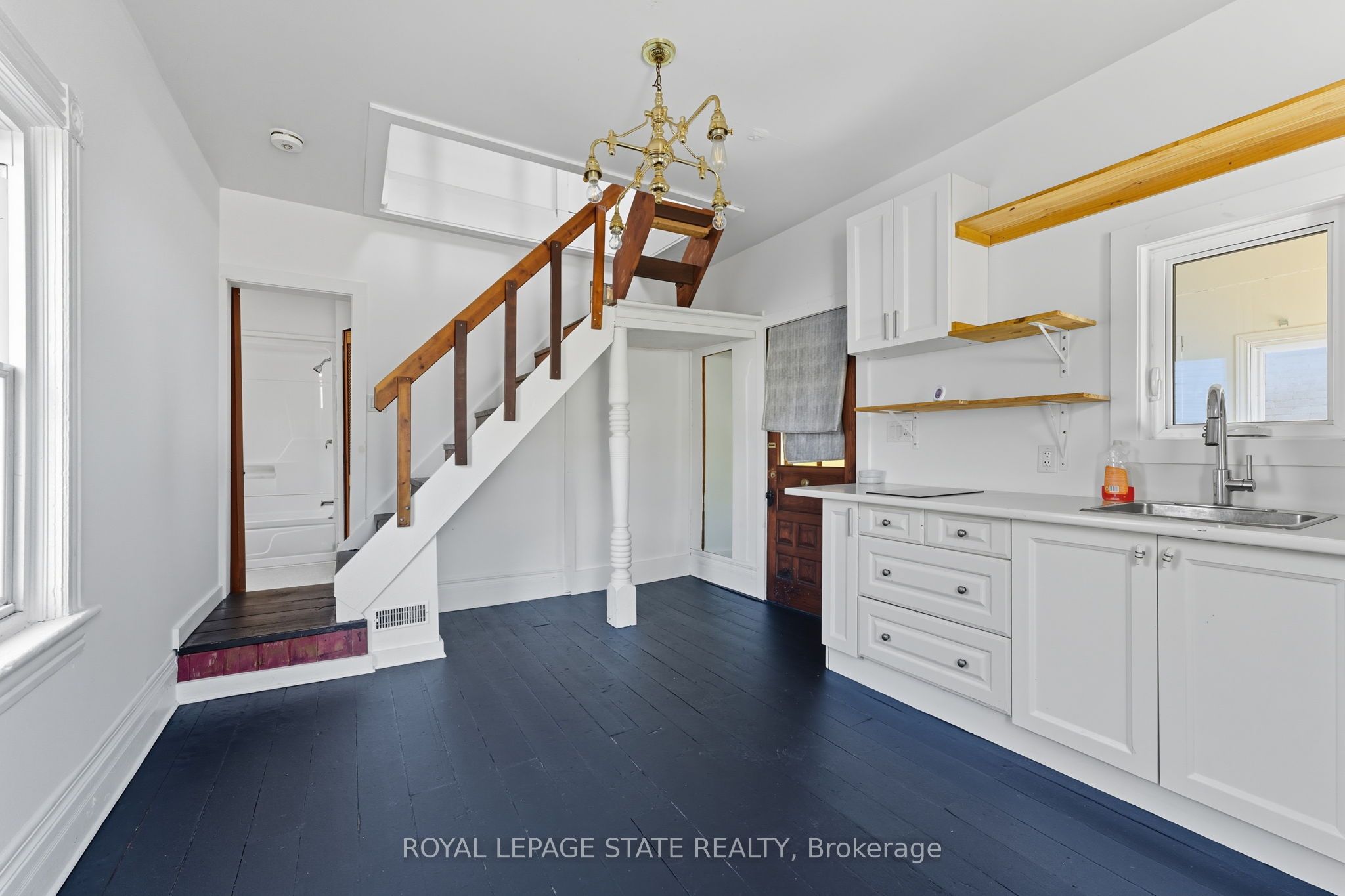 8 Tasker Street Property Photo 9