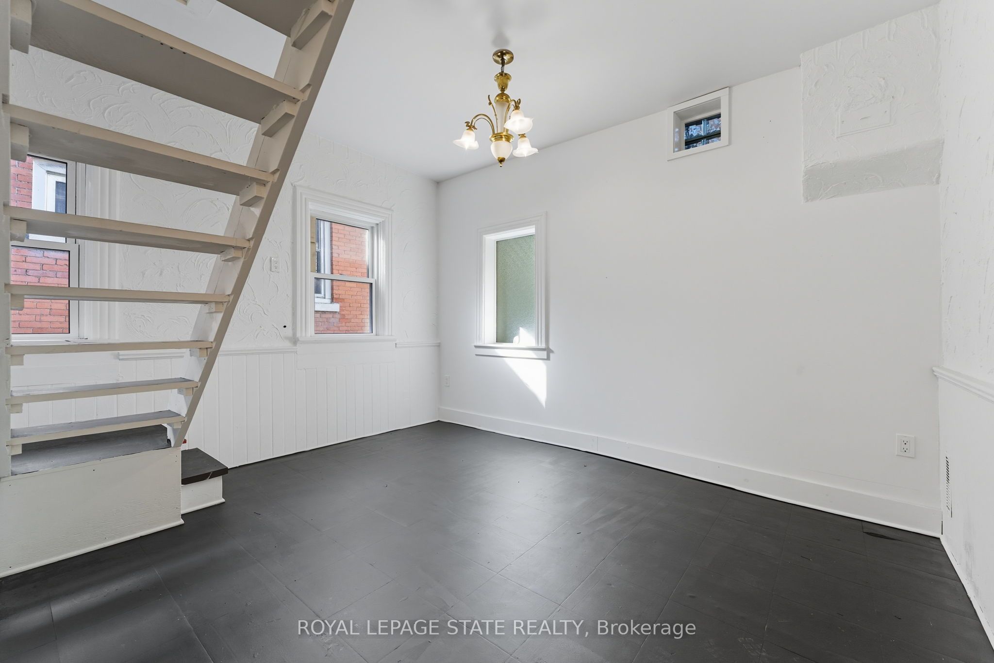 8 Tasker Street Property Photo 25