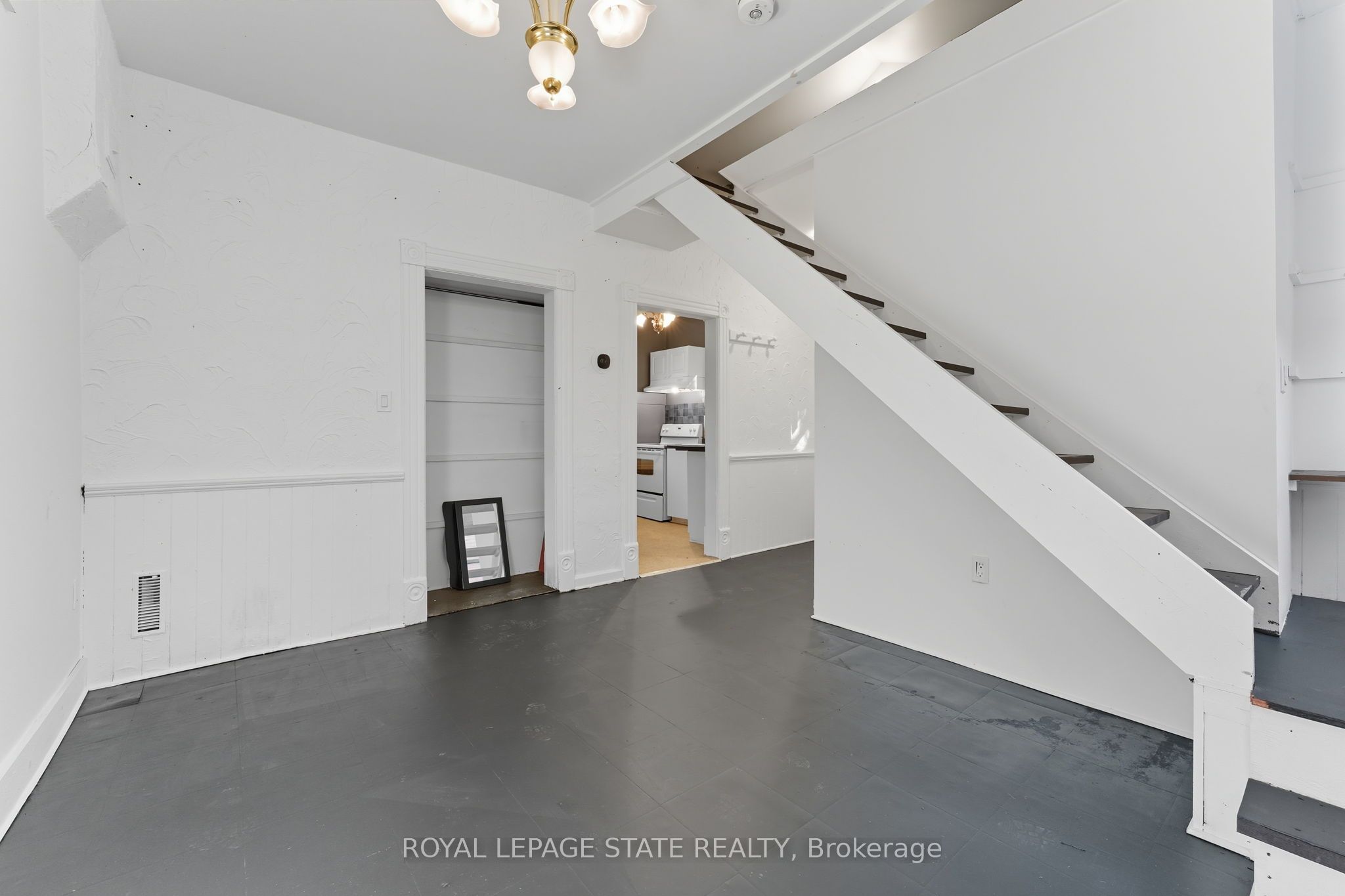 8 Tasker Street Property Photo 29