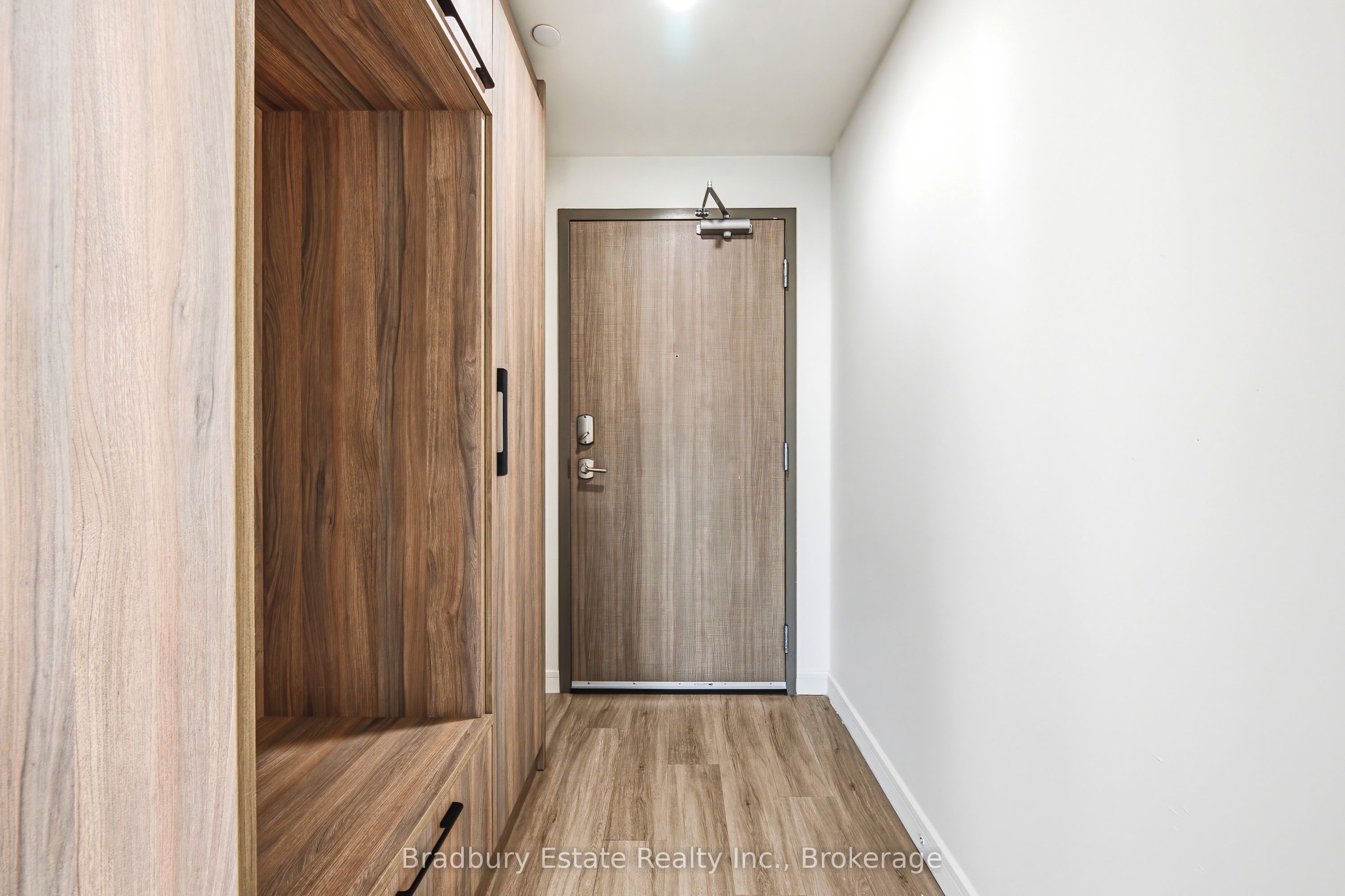 49 Walnut Street S 1208 Property Photo 3