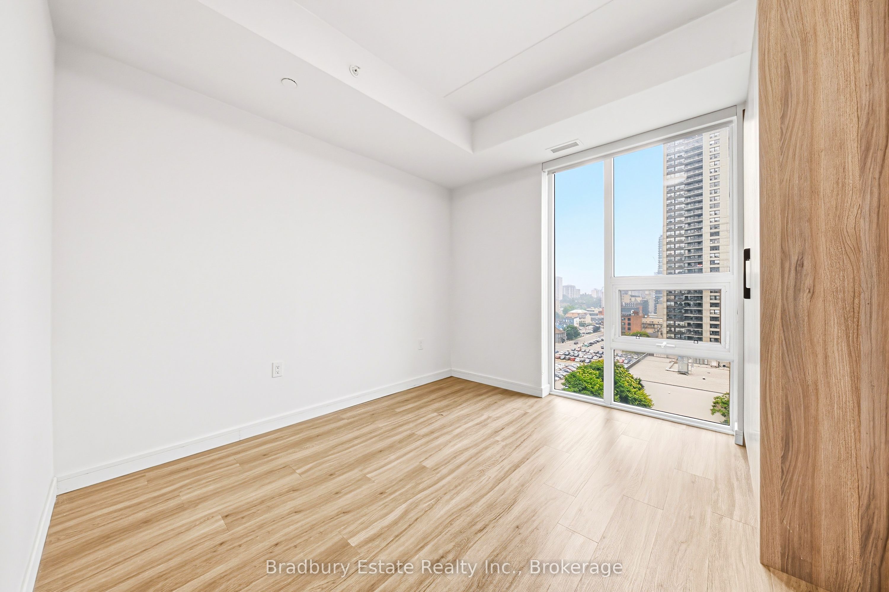 49 Walnut Street S 1208 Property Photo 8