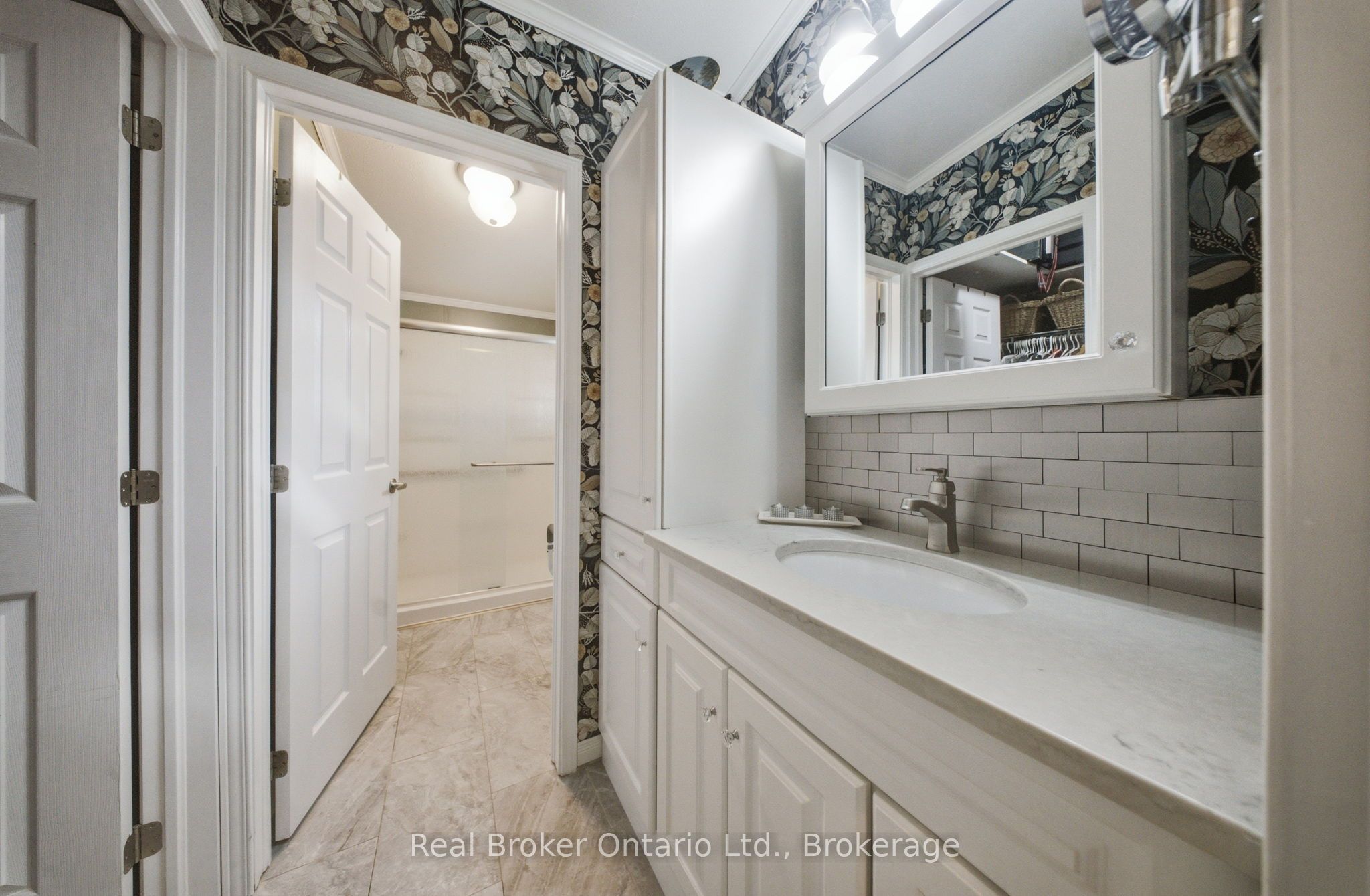 3033 Townline Road 222 Property Photo 11