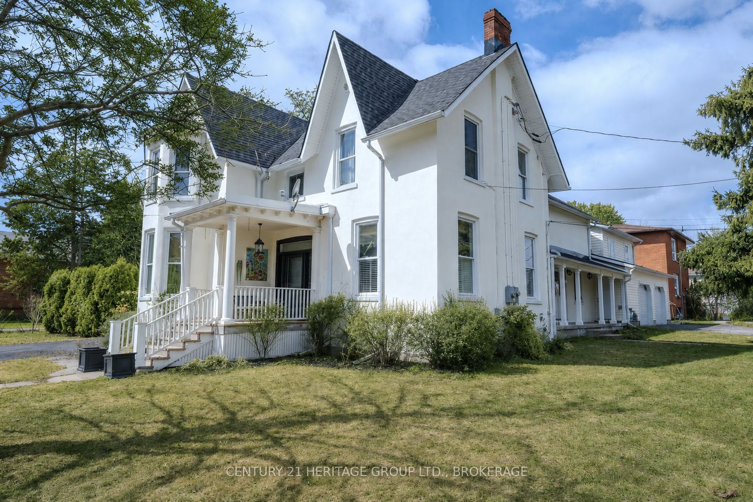 201 Bridge Street W Property Photo 2