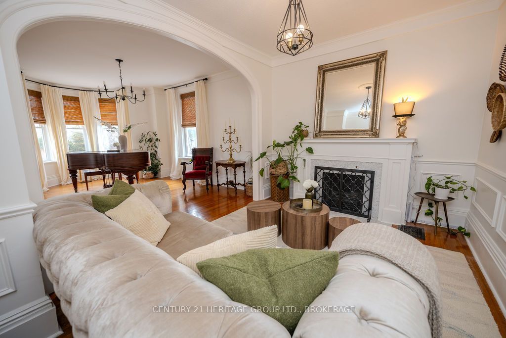 201 Bridge Street W Property Photo 8