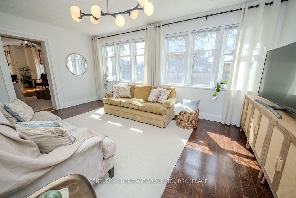 201 Bridge Street W Property Photo 14