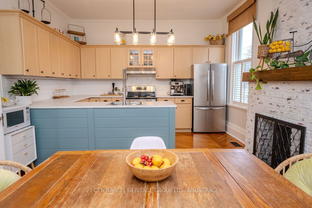 201 Bridge Street W Property Photo 15