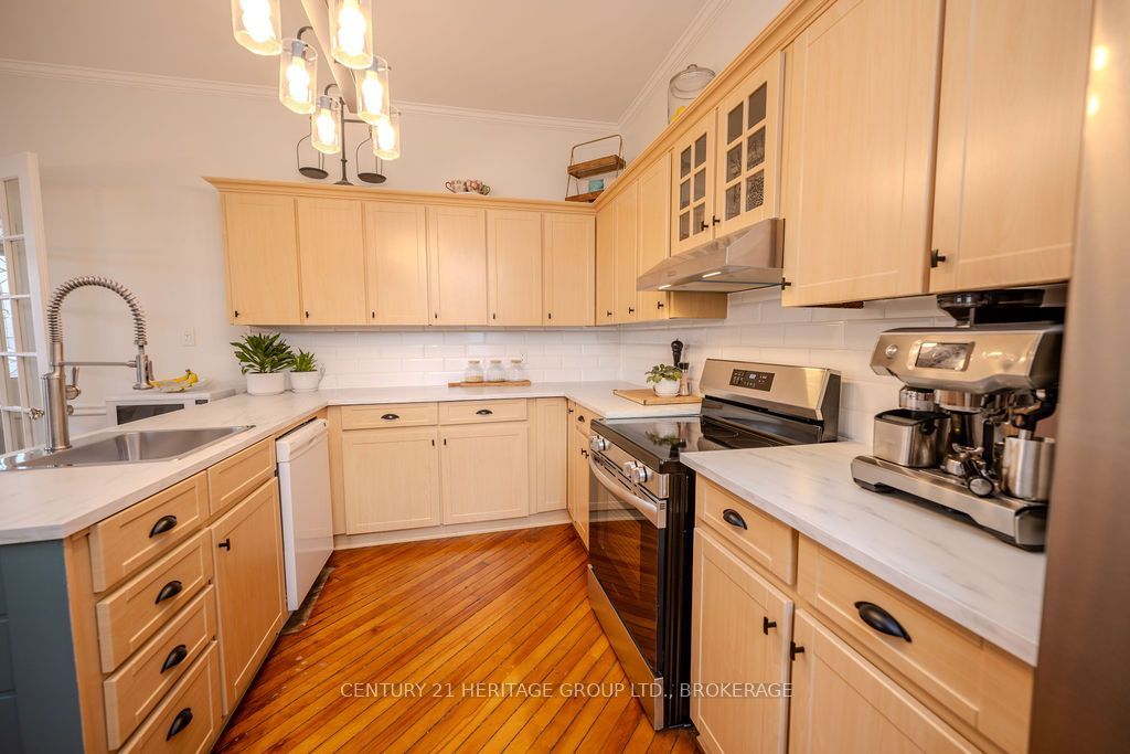 201 Bridge Street W Property Photo 16