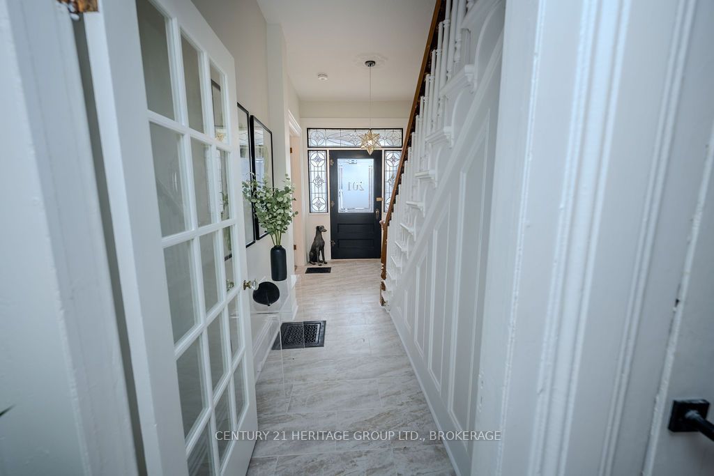 201 Bridge Street W Property Photo 27