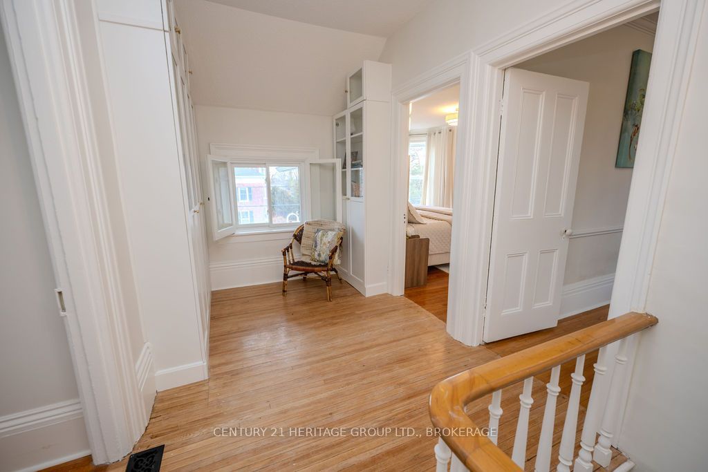 201 Bridge Street W Property Photo 35