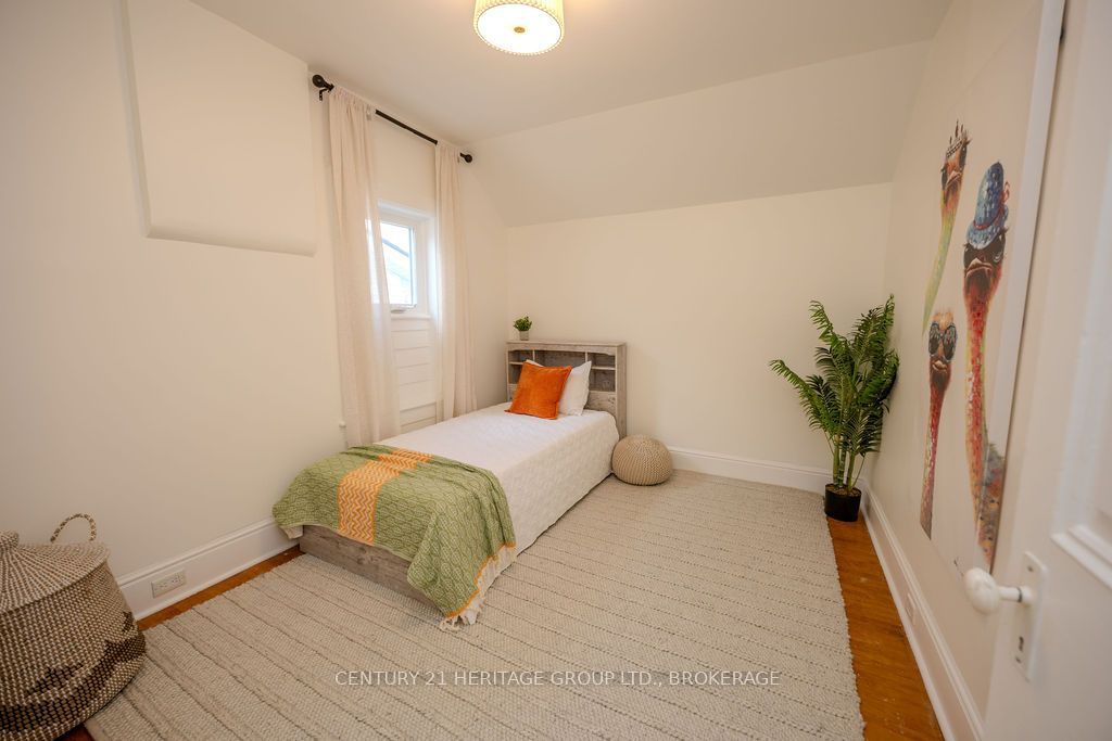 201 Bridge Street W Property Photo 41