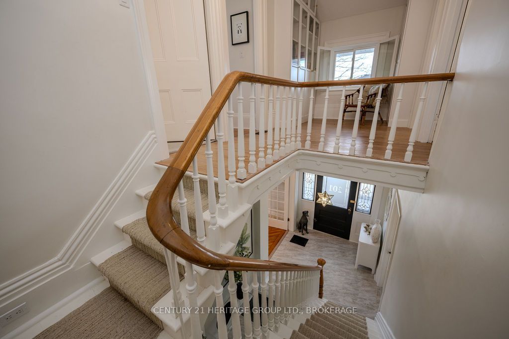 201 Bridge Street W Property Photo 43