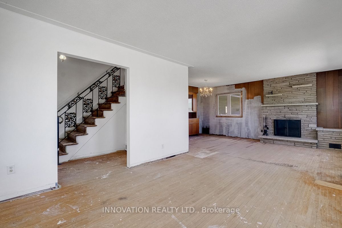 456 Gladstone Street Property Photo 6