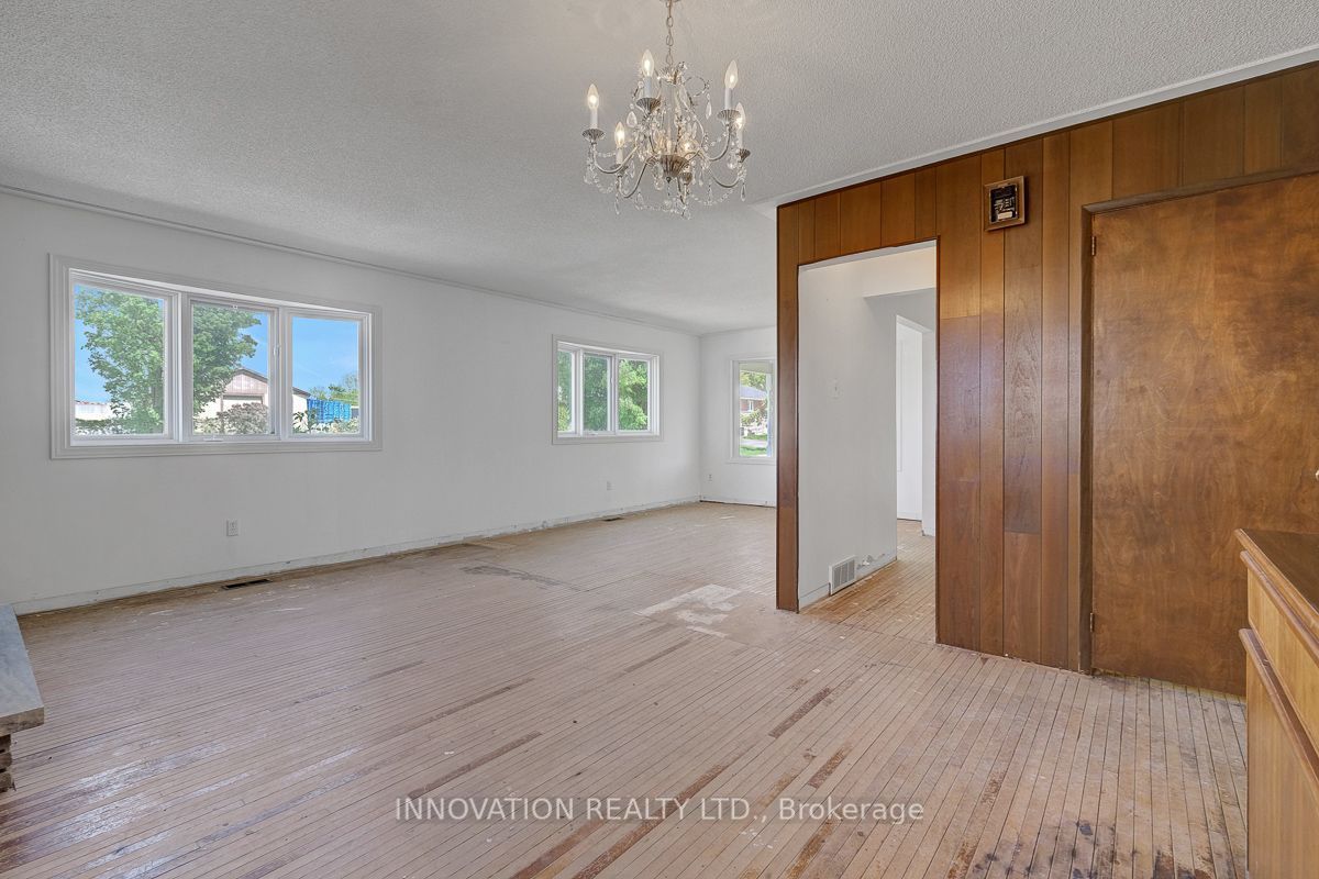 456 Gladstone Street Property Photo 10