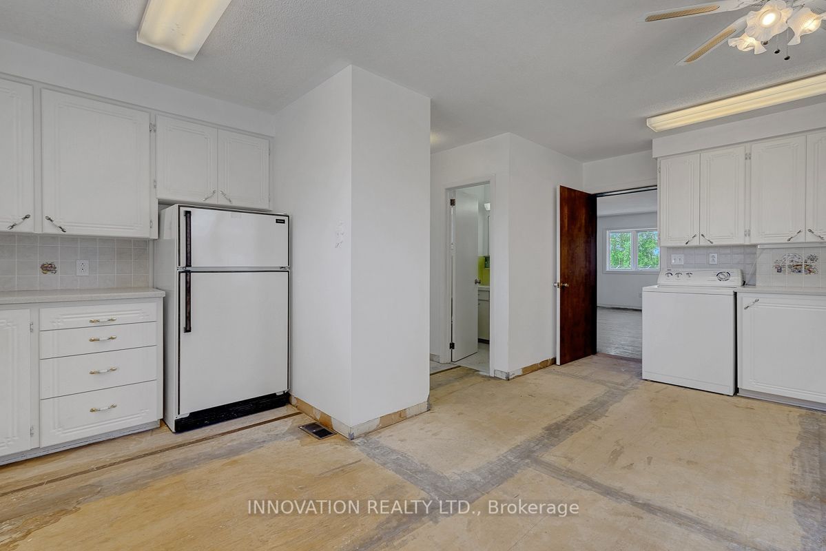 456 Gladstone Street Property Photo 12