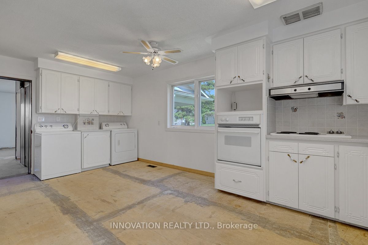456 Gladstone Street Property Photo 13
