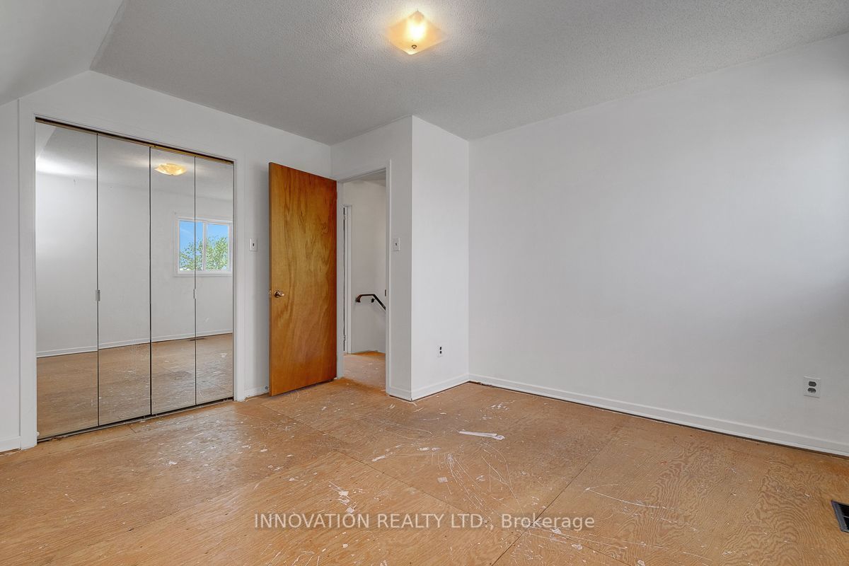 456 Gladstone Street Property Photo 29
