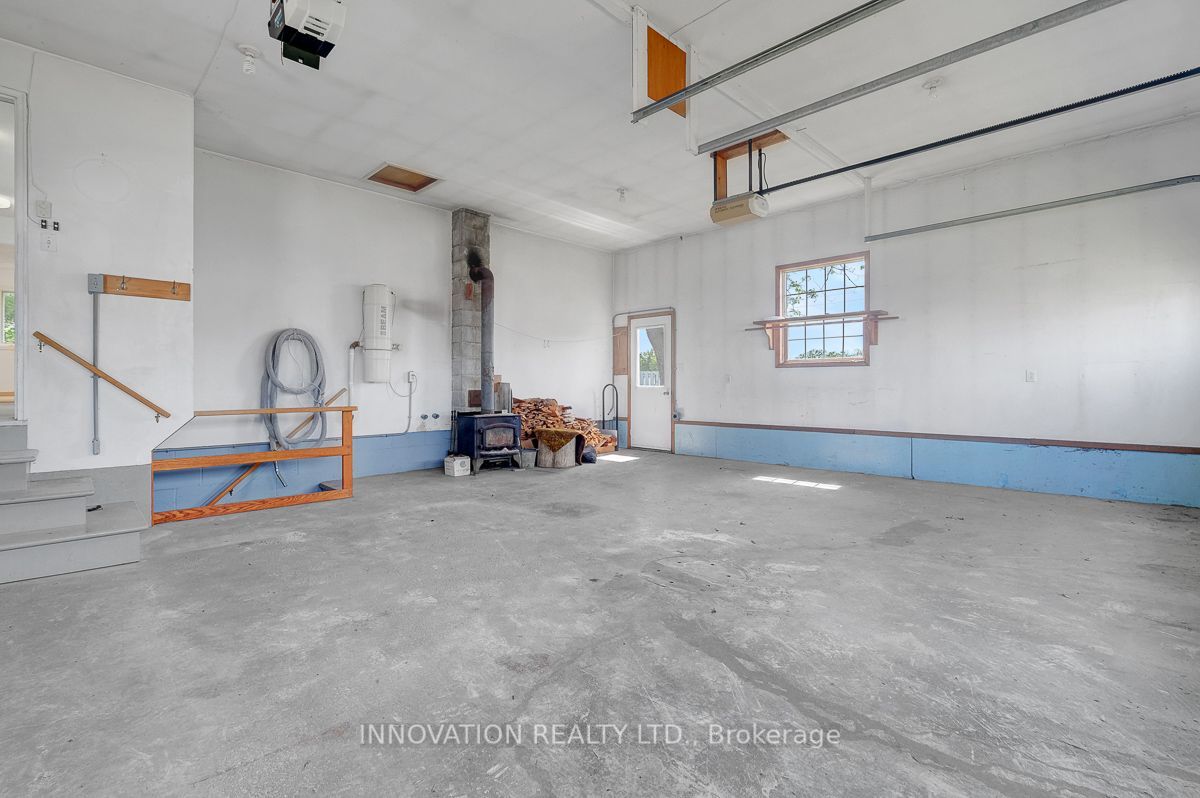 456 Gladstone Street Property Photo 40