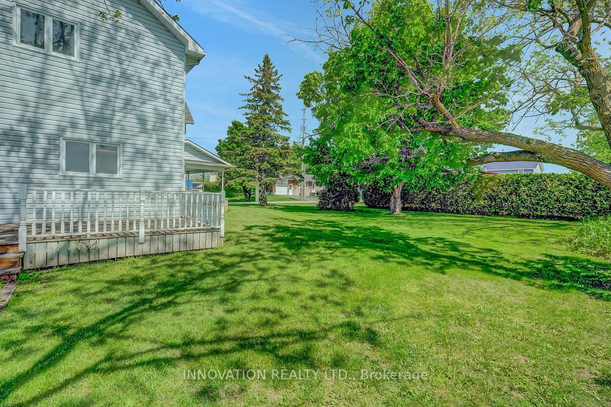 456 Gladstone Street Property Photo 43