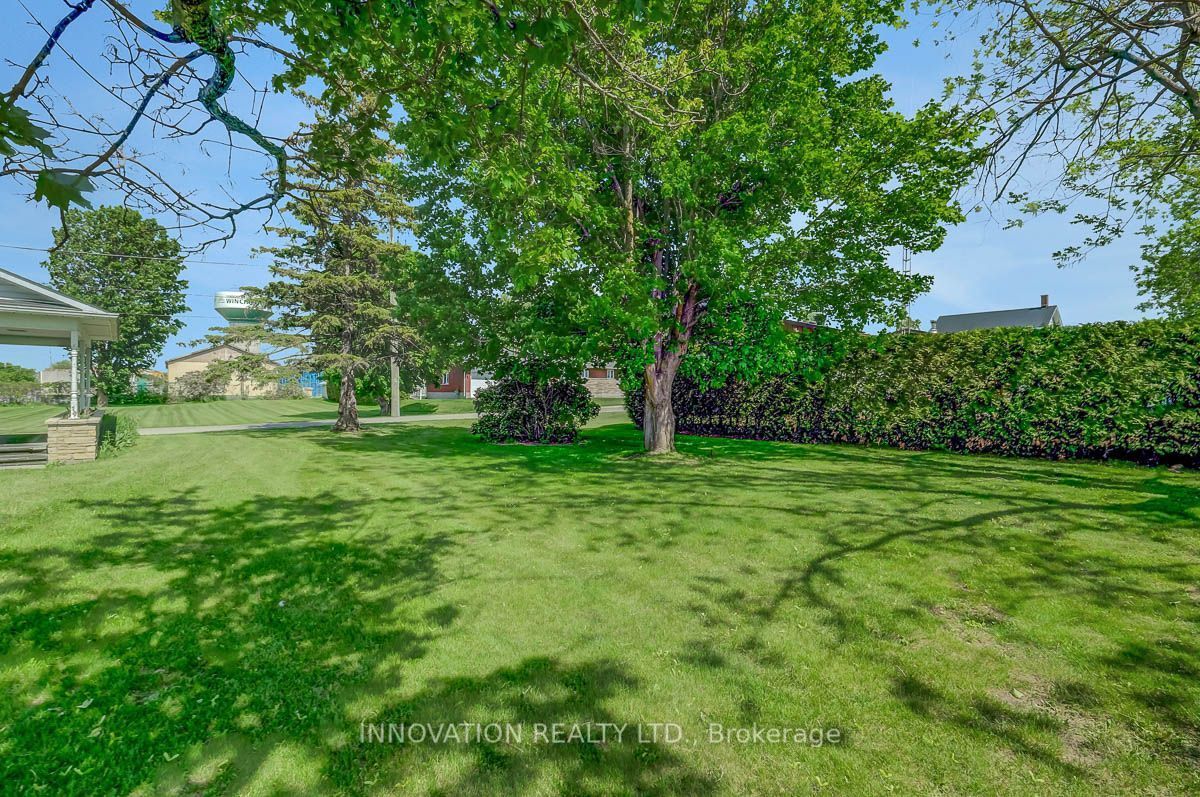 456 Gladstone Street Property Photo 44