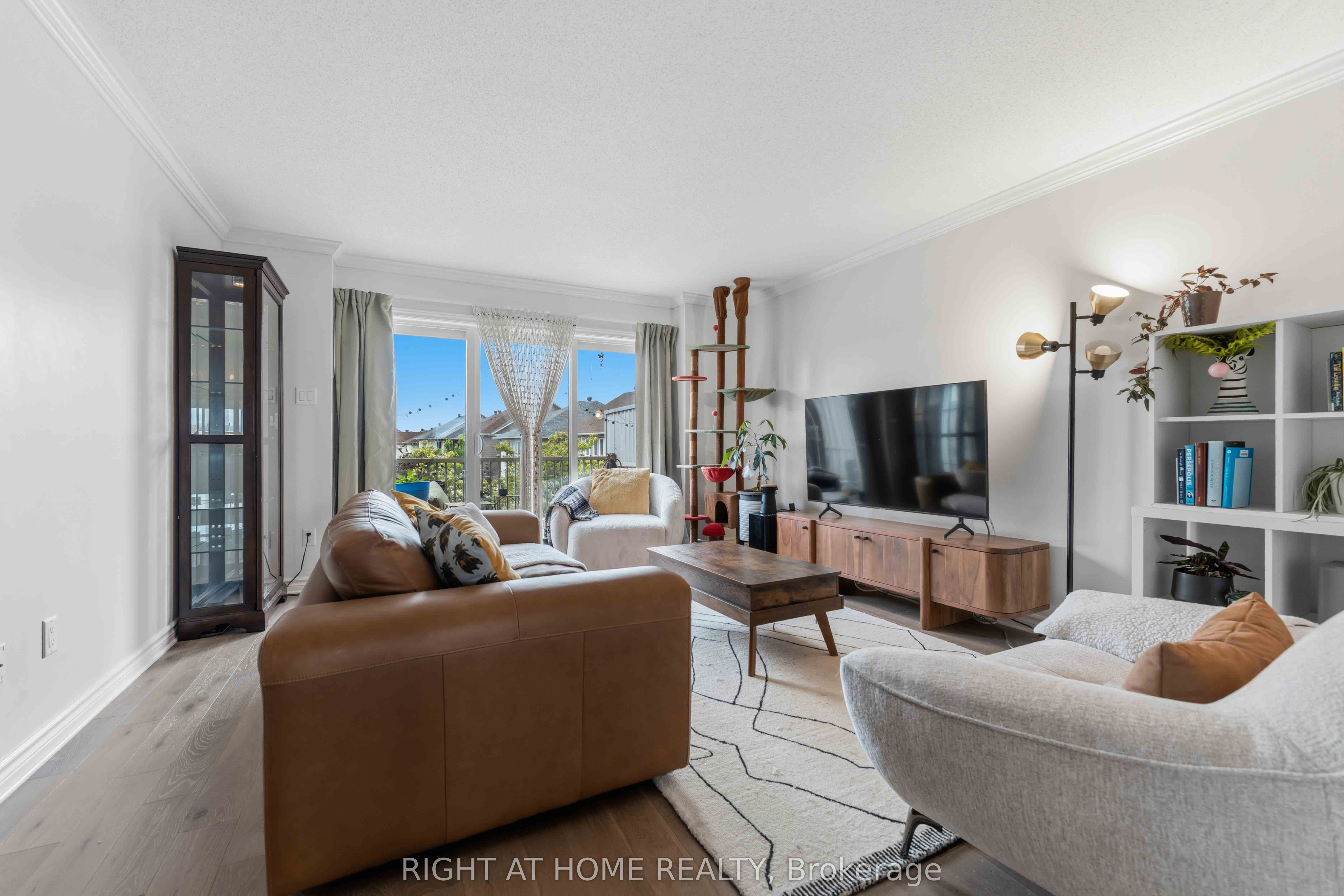 354 Brettonwood Ridge Property Photo 2