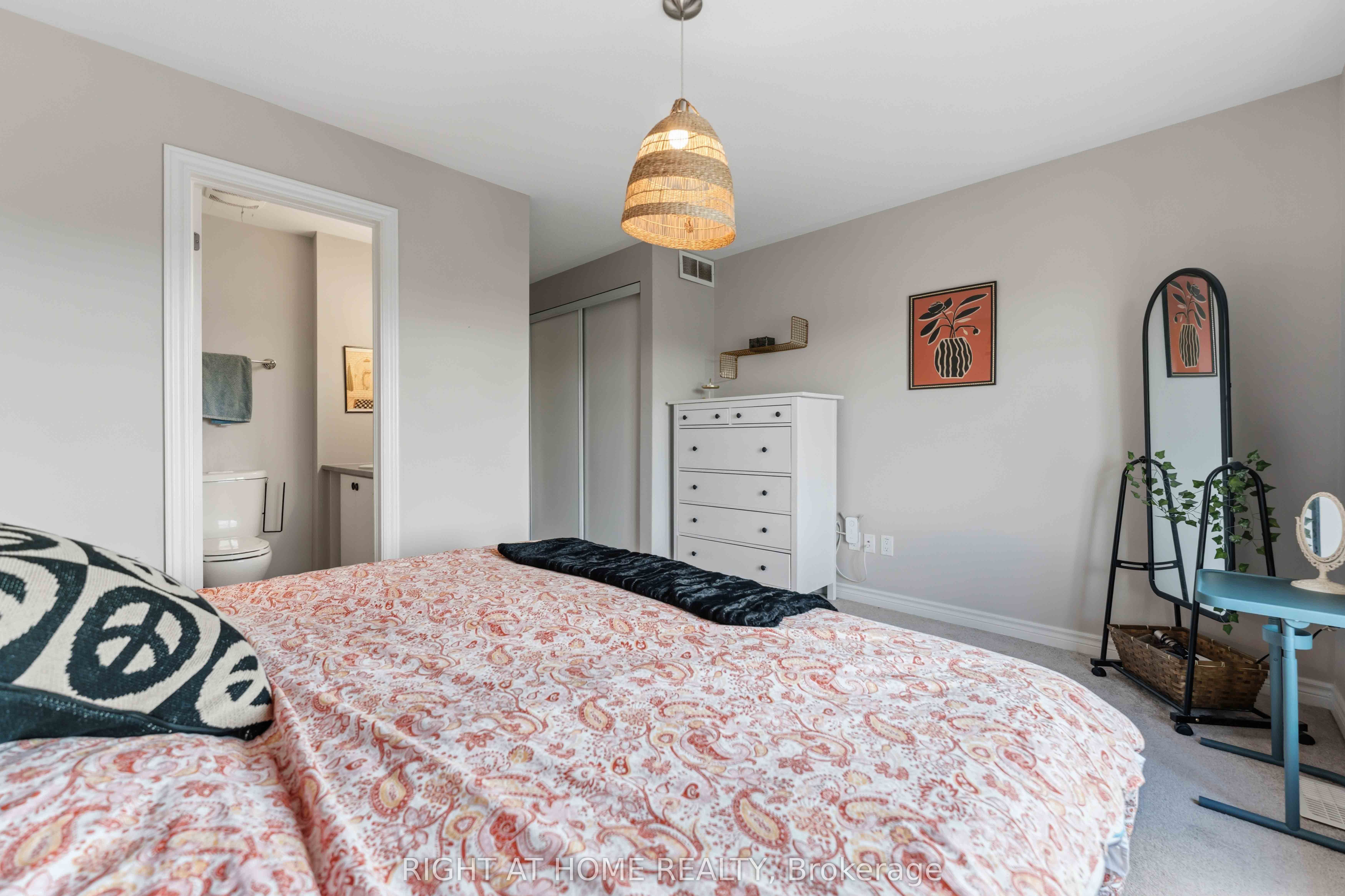 354 Brettonwood Ridge Property Photo 10