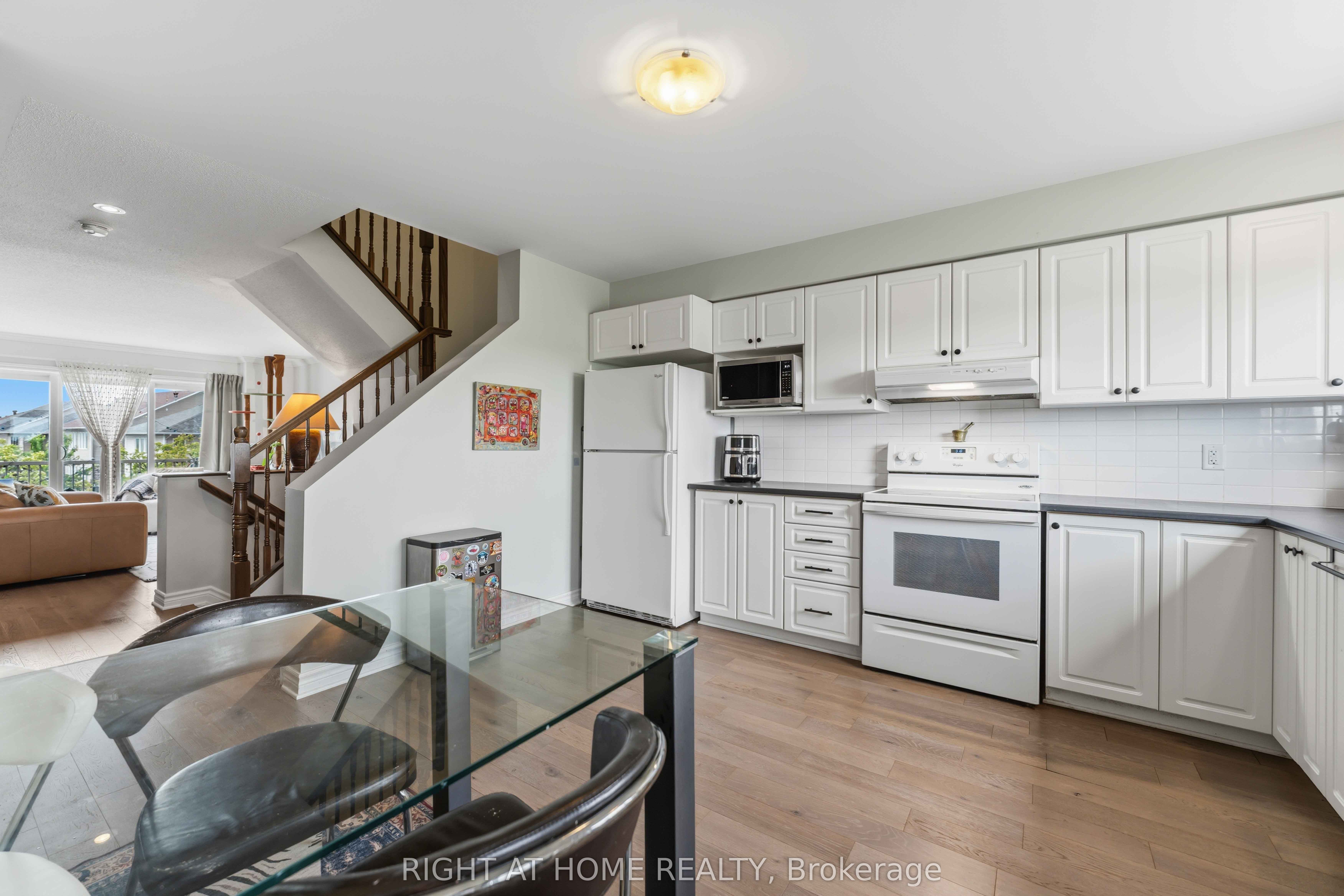 354 Brettonwood Ridge Property Photo 15