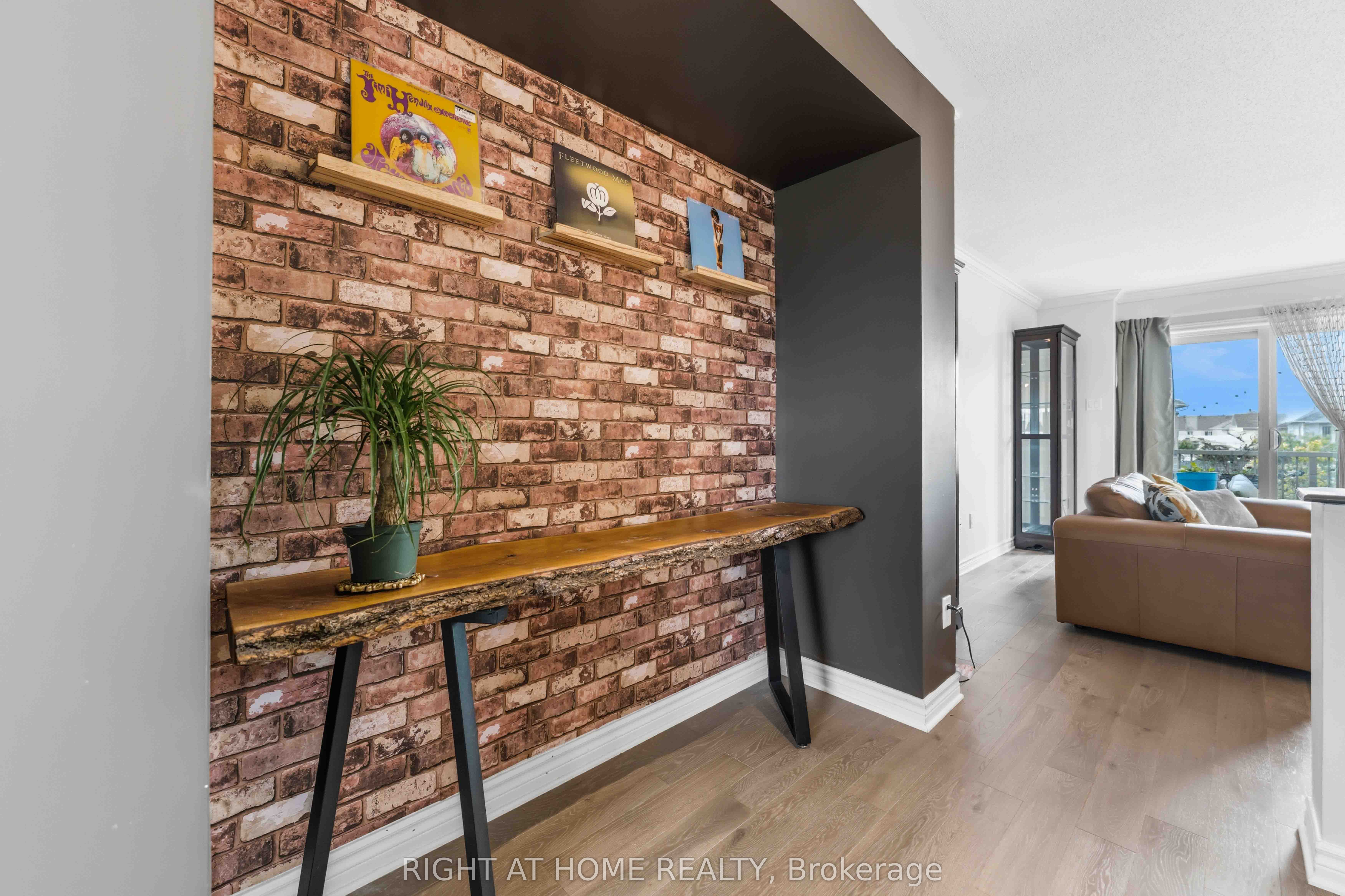 354 Brettonwood Ridge Property Photo 17