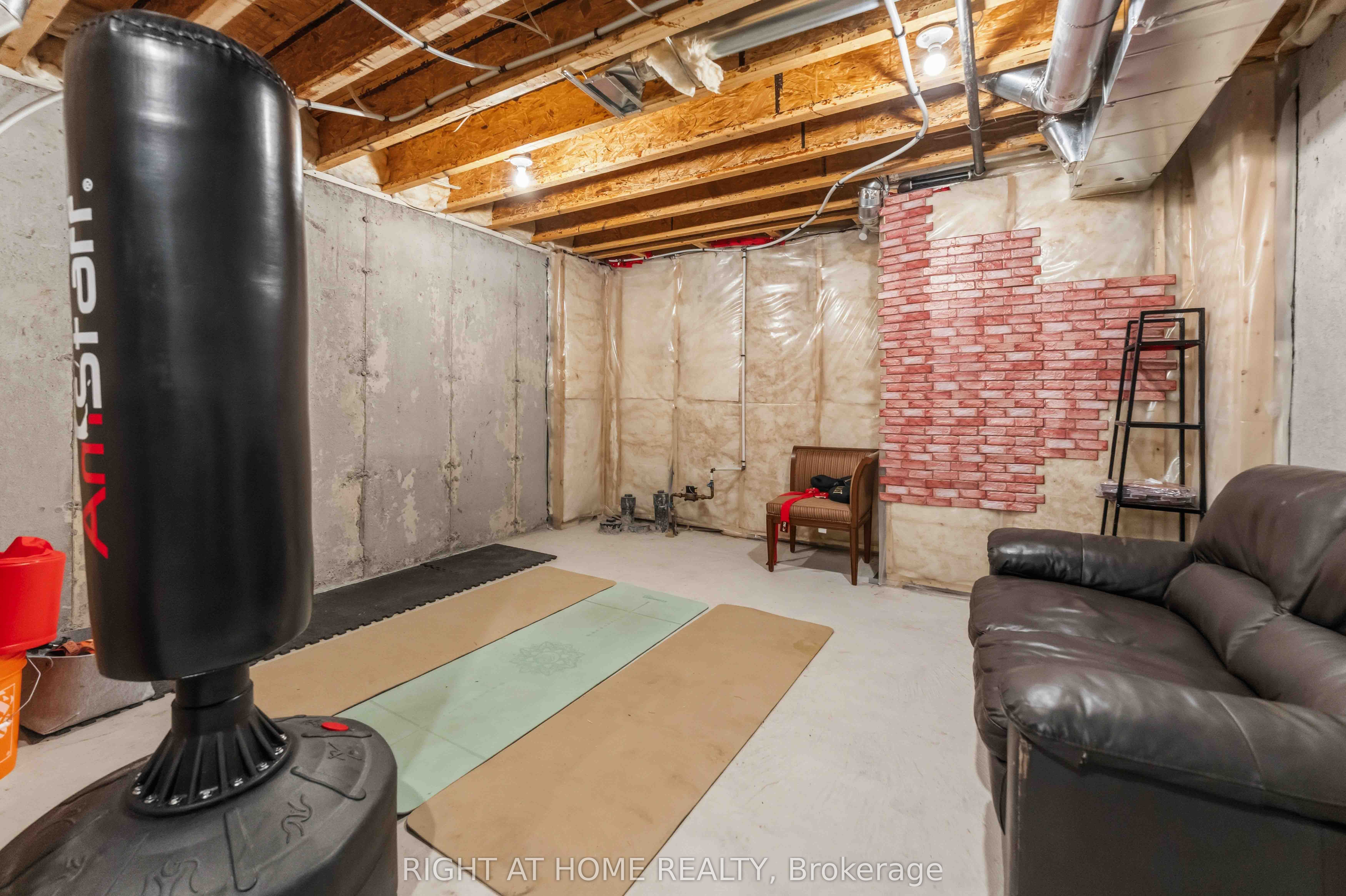 354 Brettonwood Ridge Property Photo 23