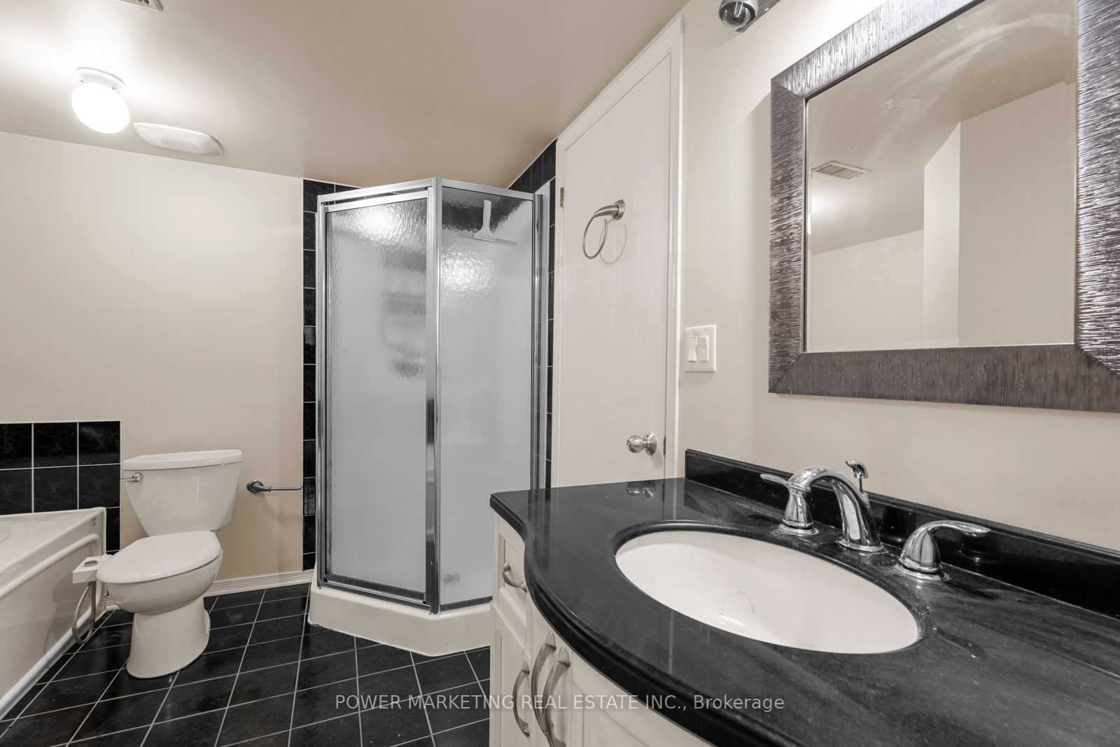 1701 Blohm Drive 10 Property Photo 23